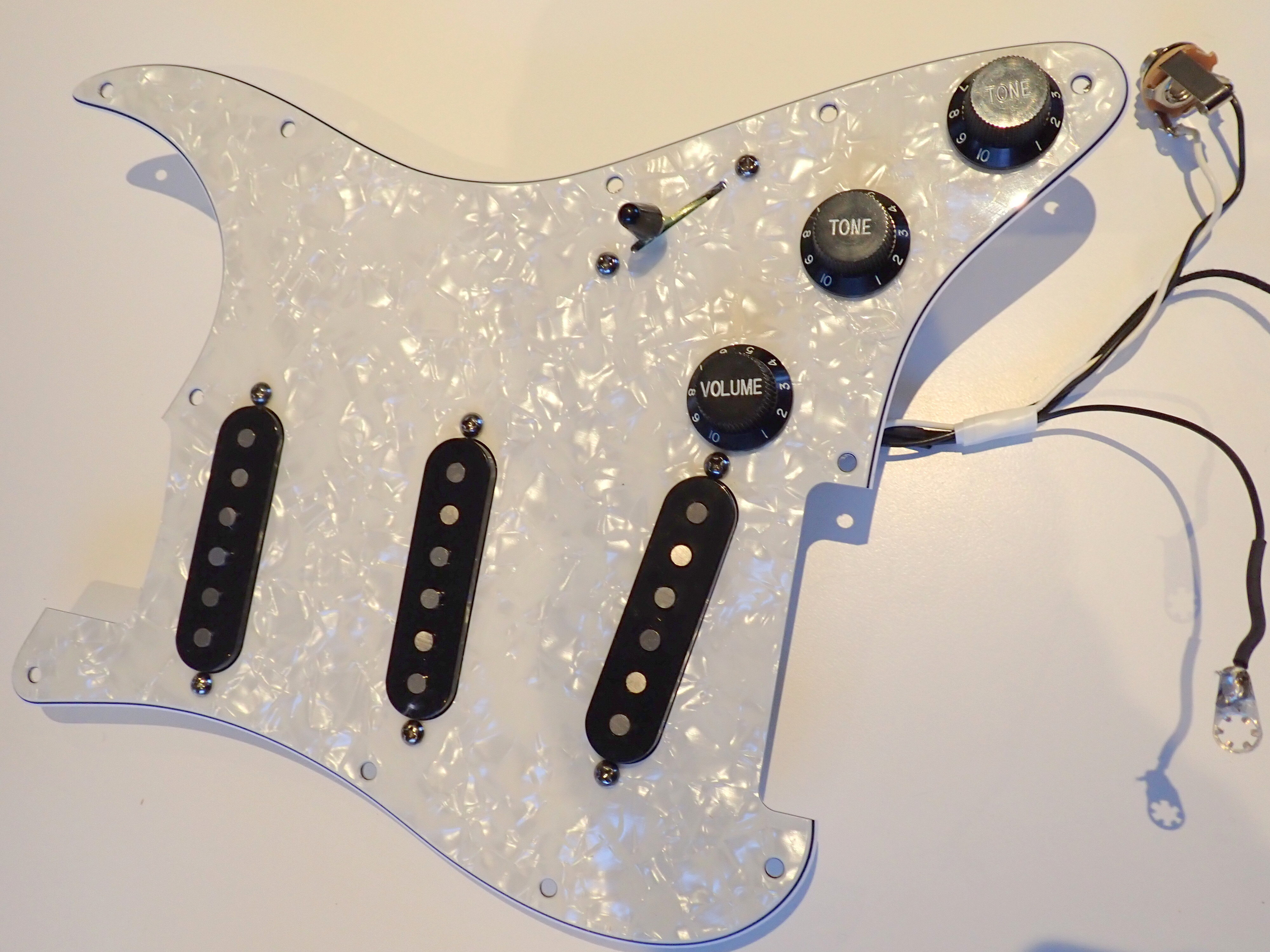 Plaque complète nacrée équipée micros fender usa