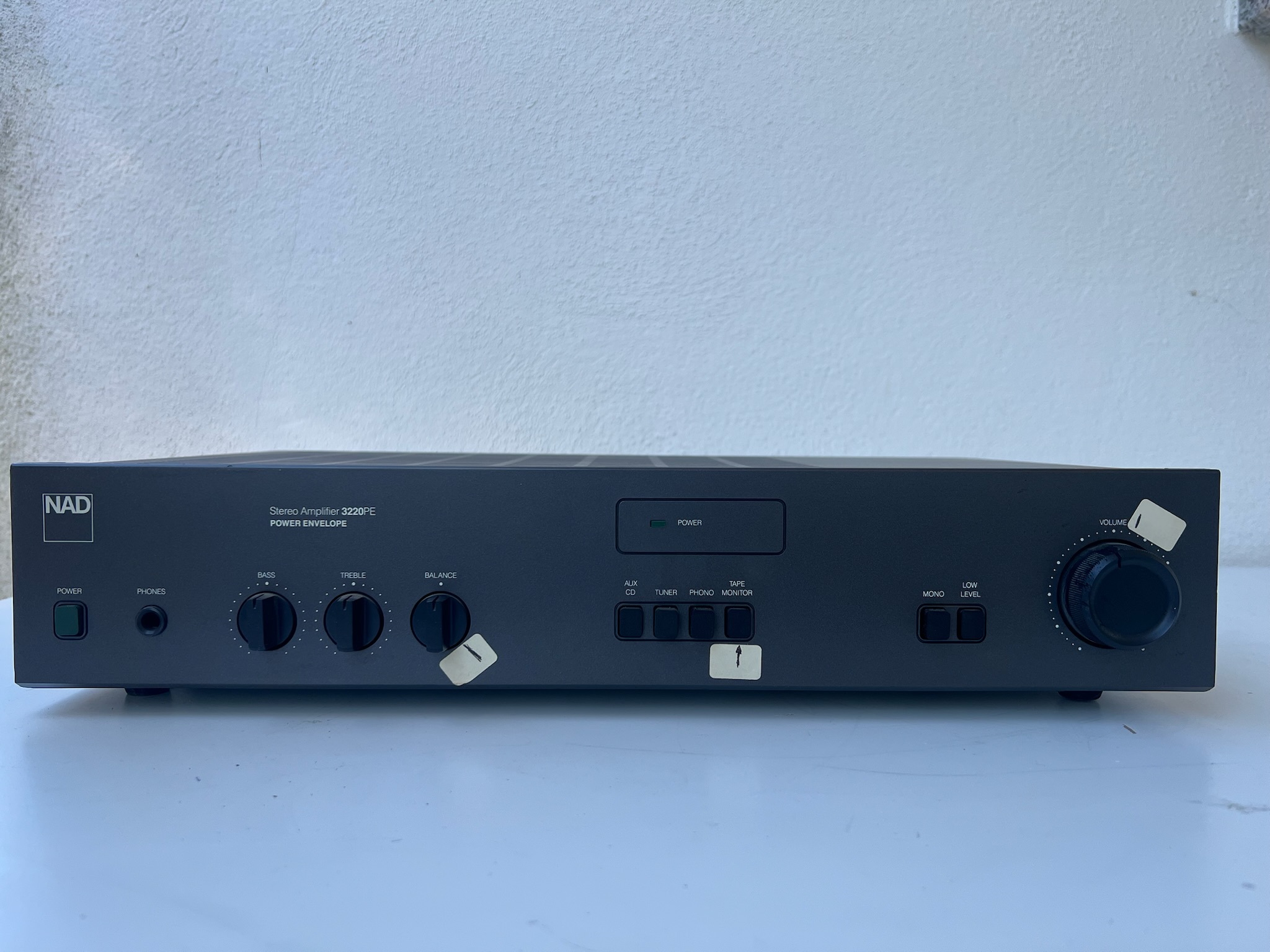 NAD 3220 PE – Amplificateur stéréo audiophile | Un classique signé NAD