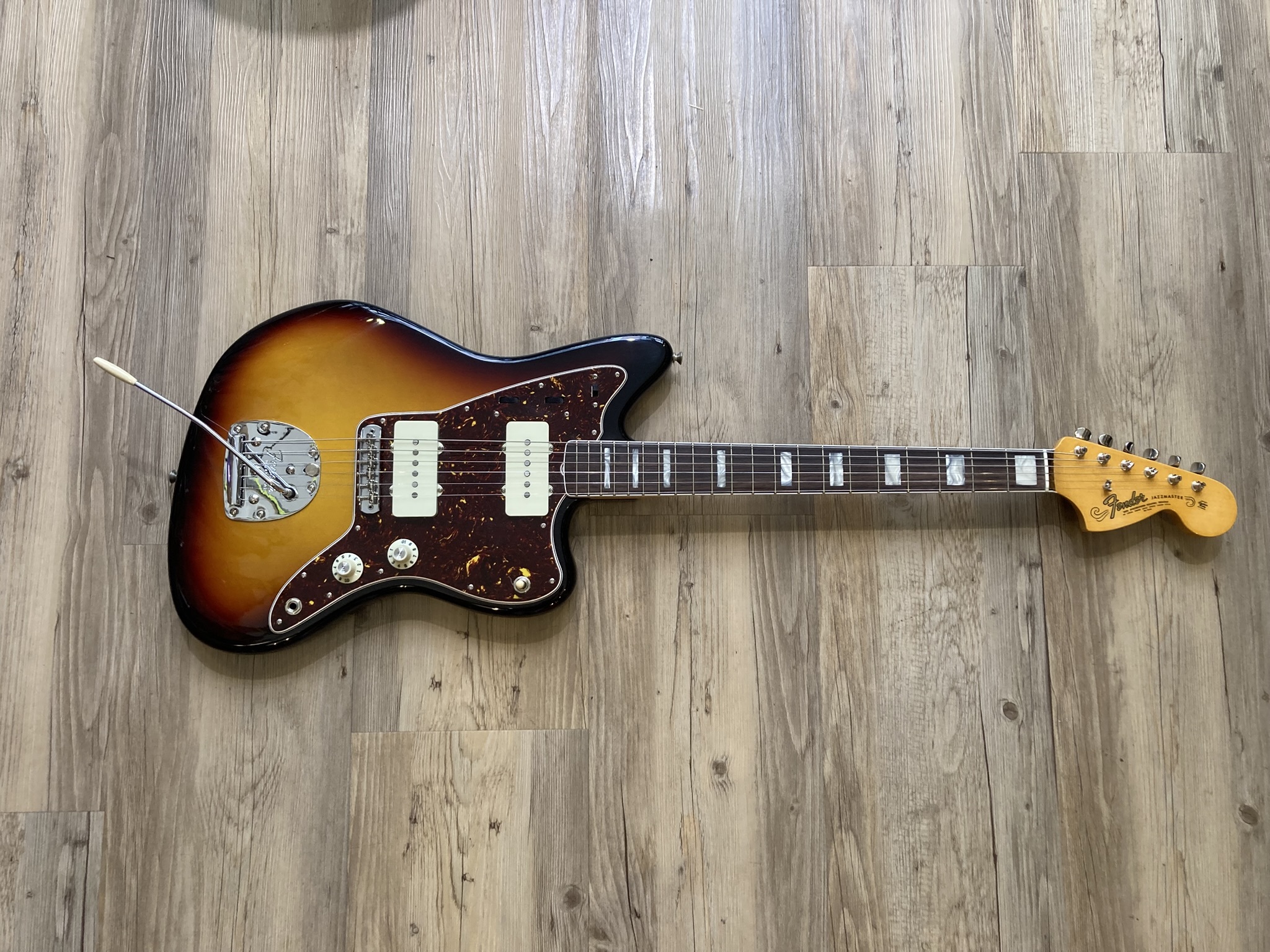FENDER - American Vintage II Jazzmaster 3CS + Étui