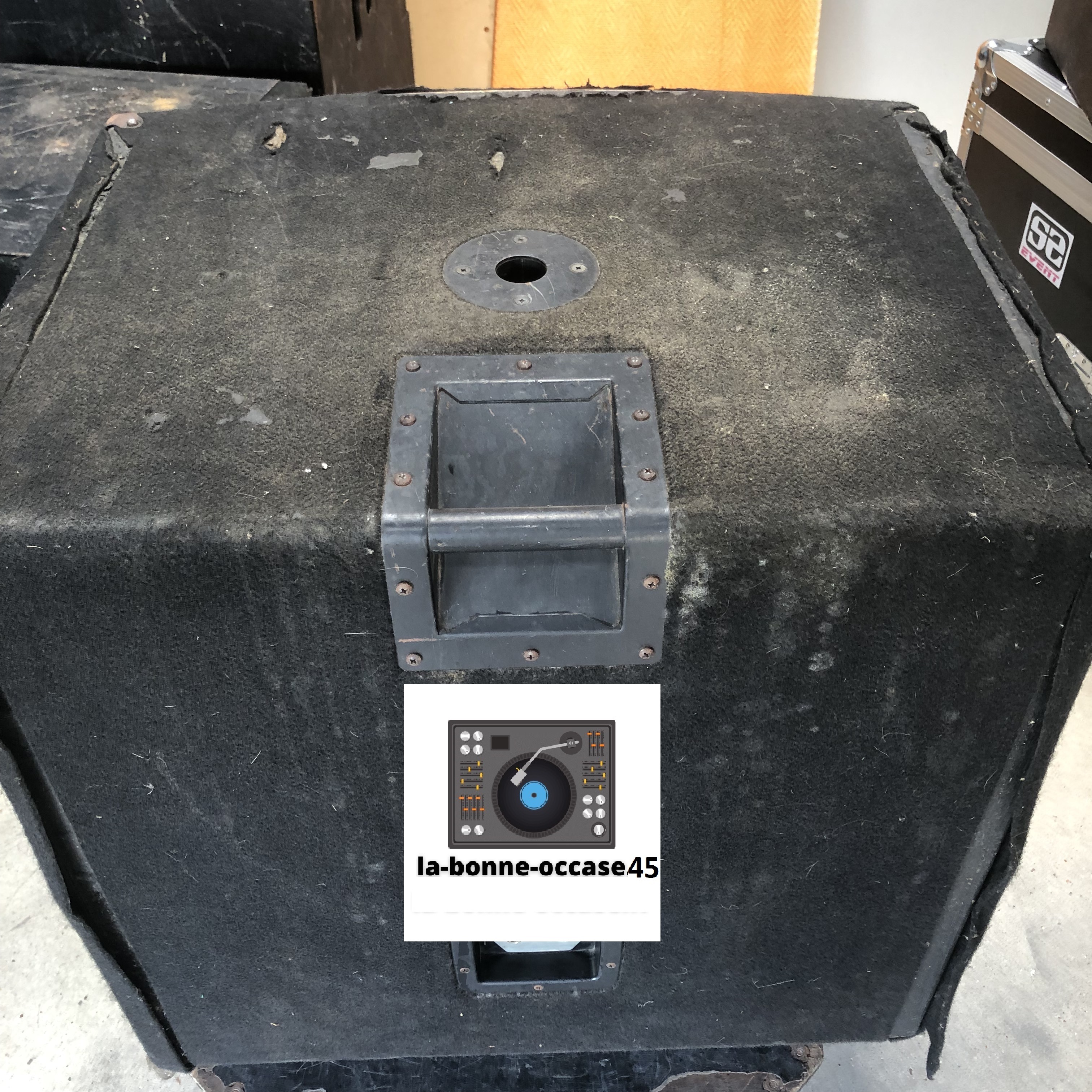 Caisson basse LS 808