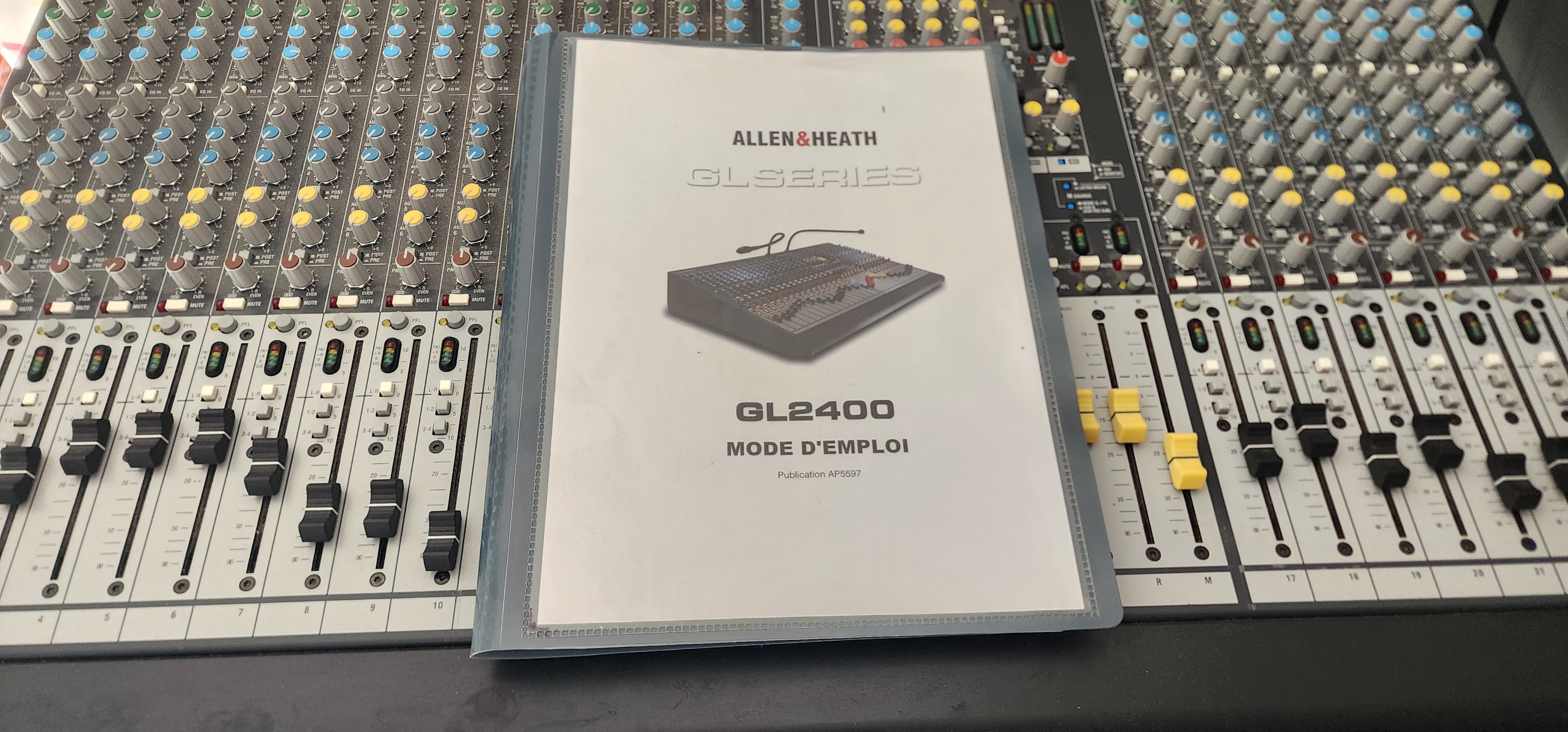 Allen & Heath GL2400-24 (3257)