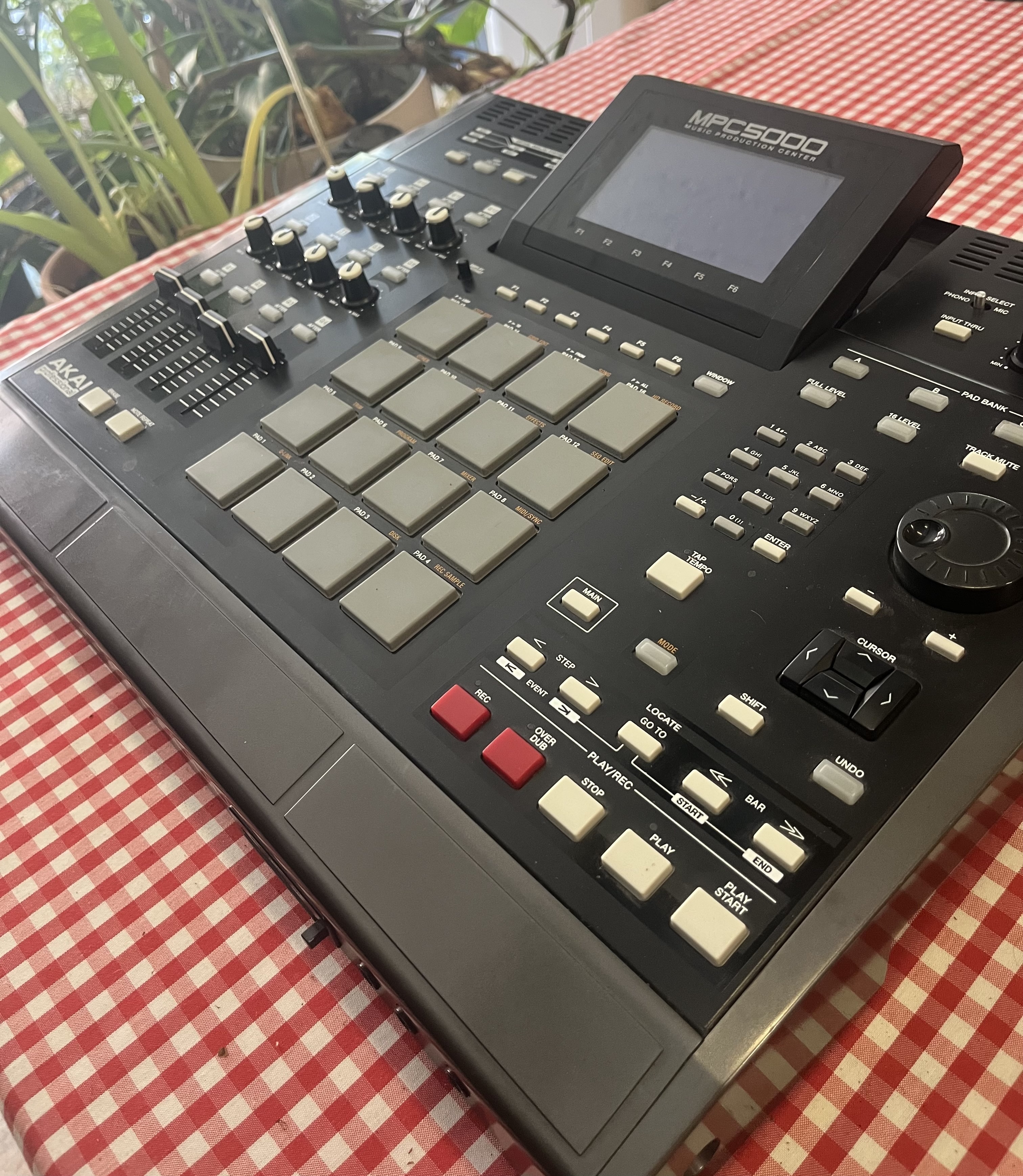 MPC 5000 Sampler