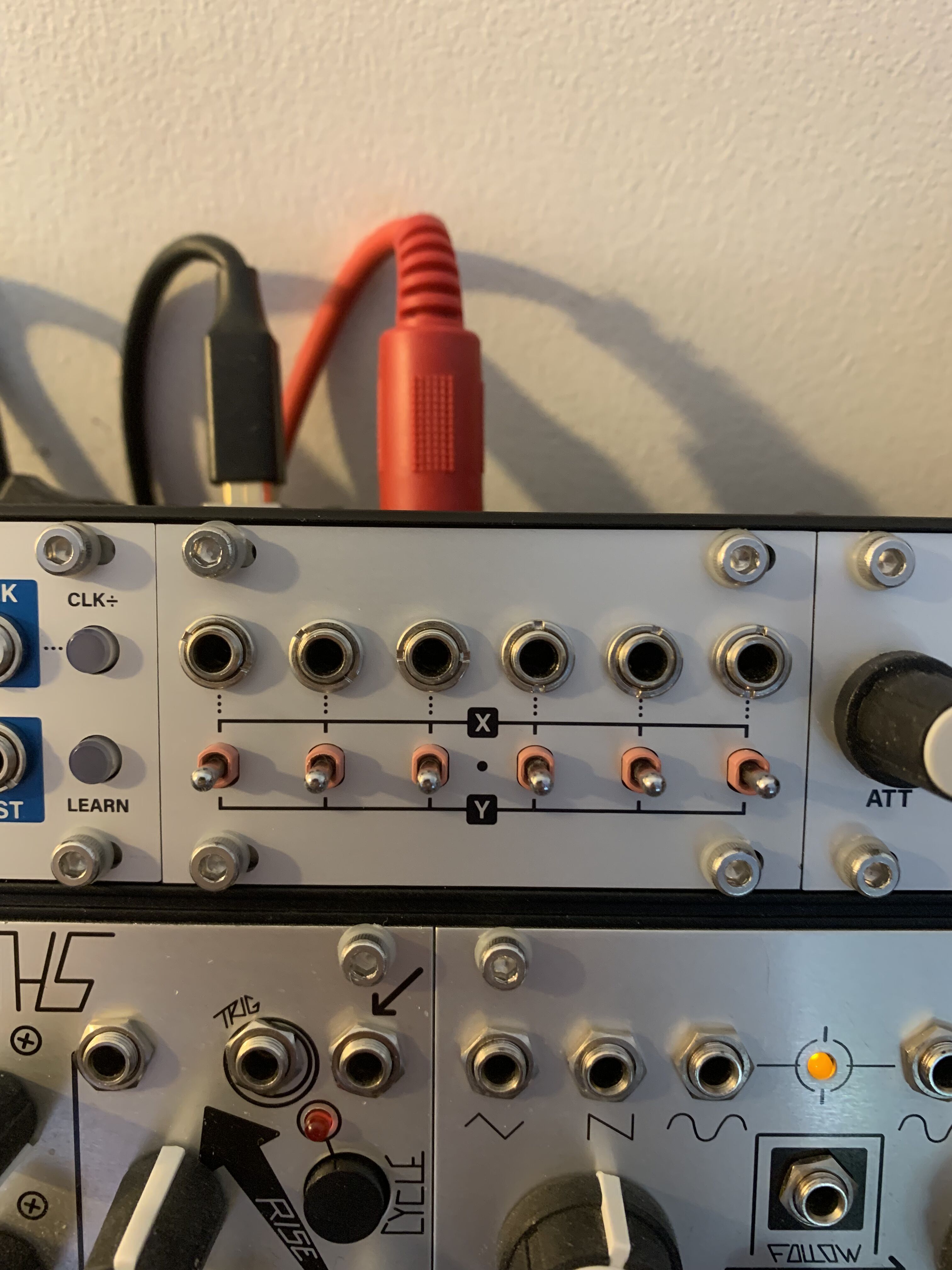 Intellijel Designs Switched Mult 1U