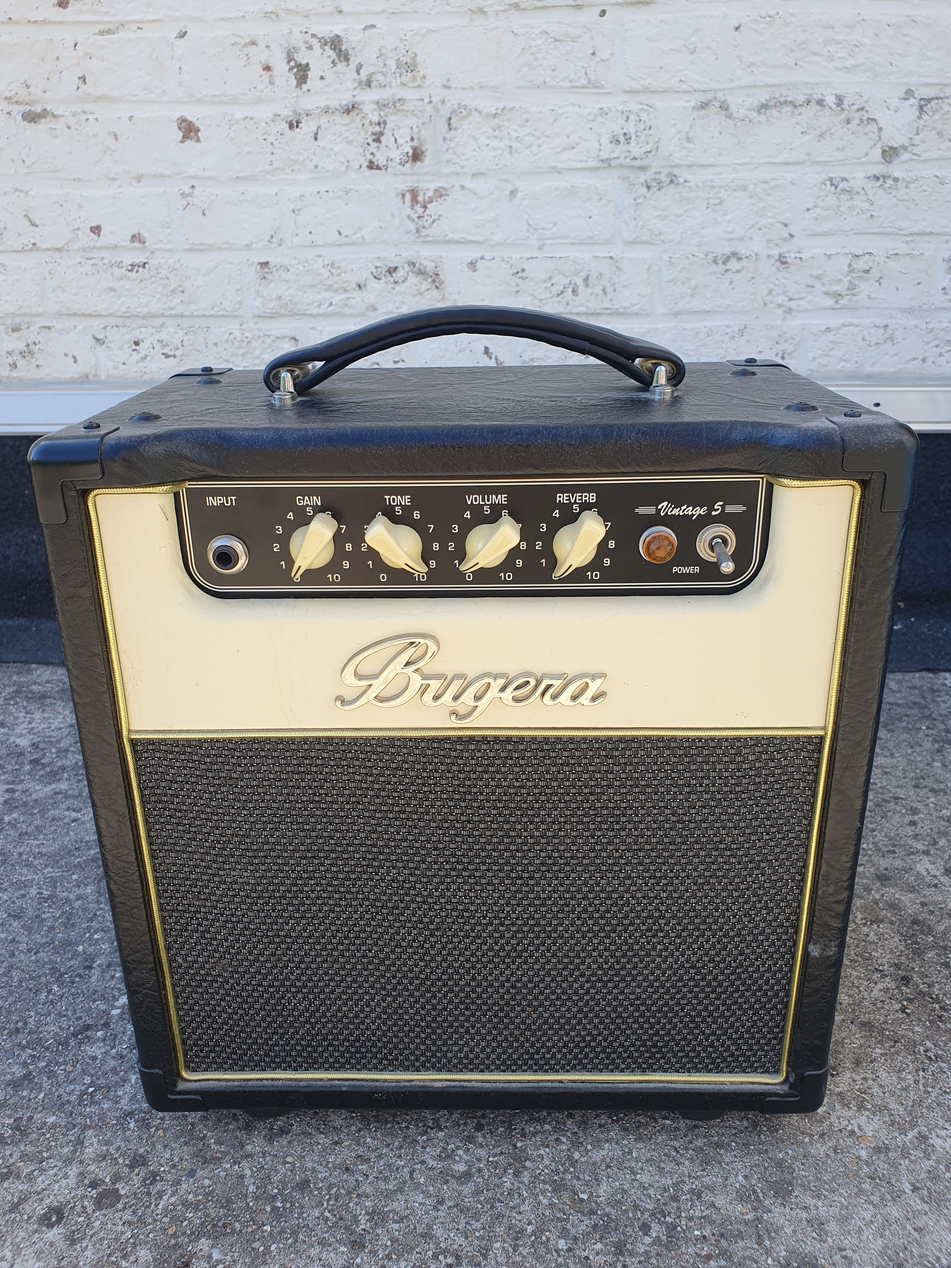 Bugera V5