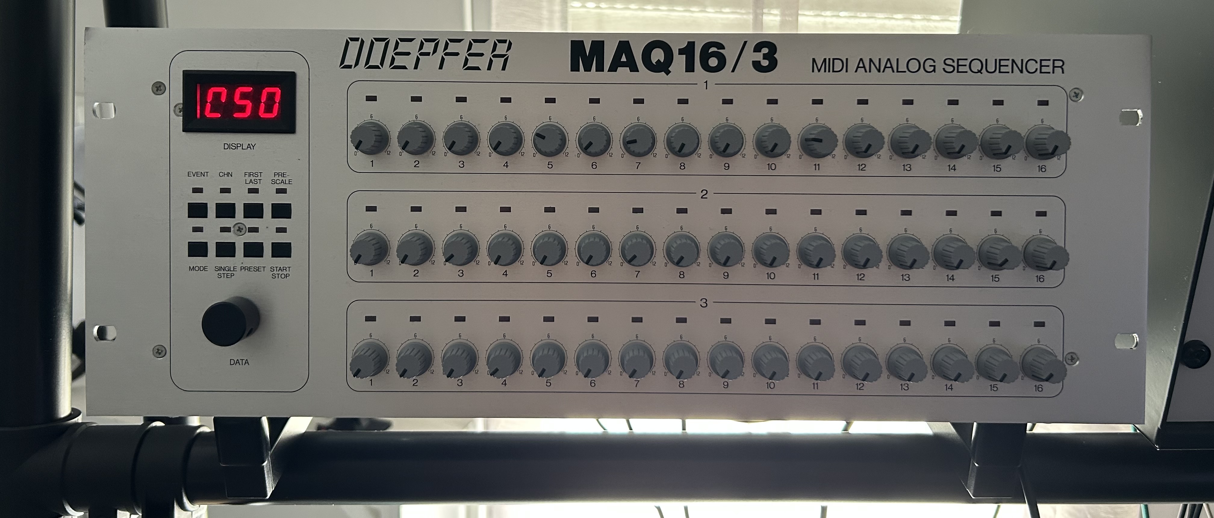 Vends Deopfer MAQ16/3 Séquenceur analogique