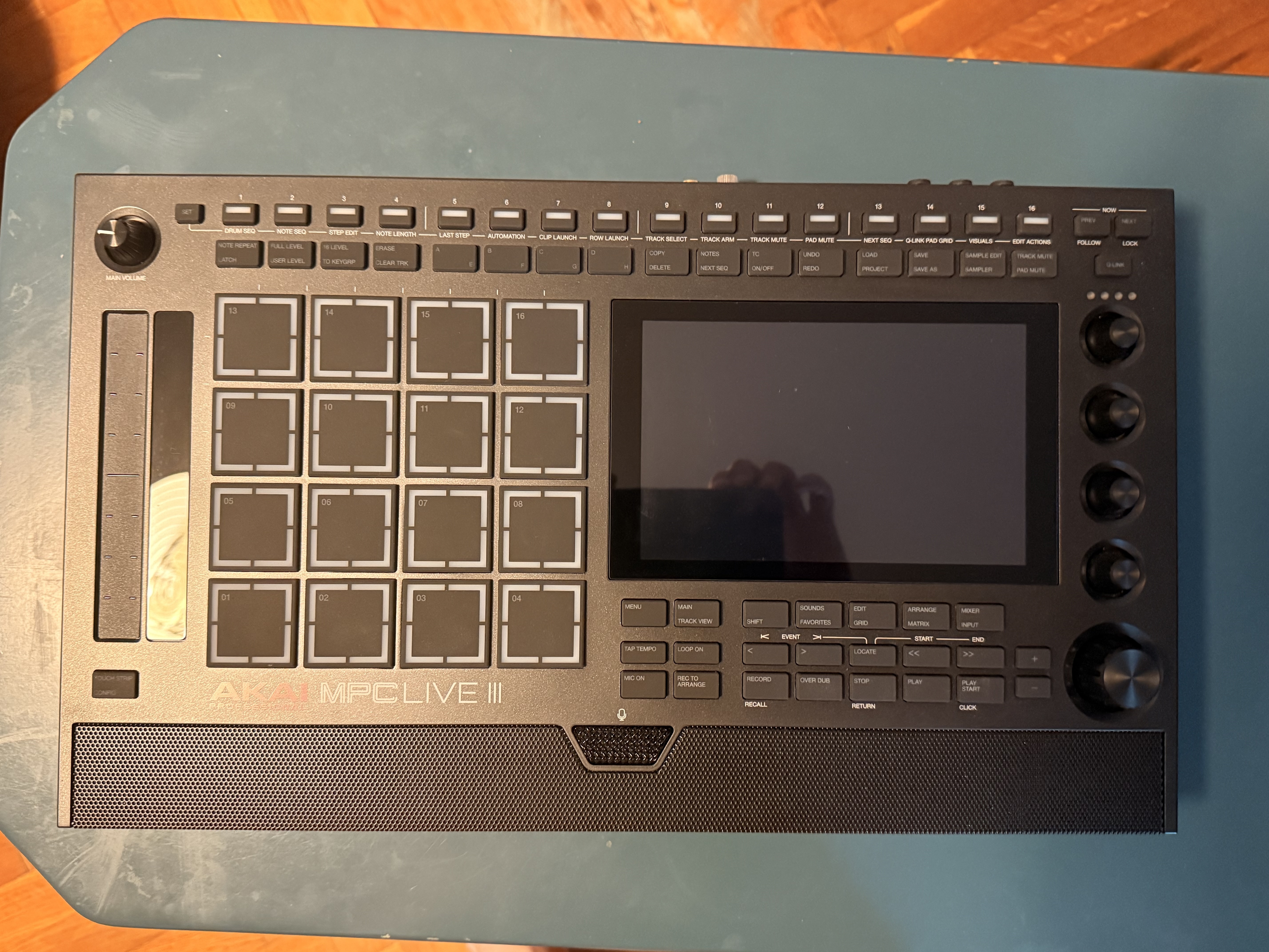 Vends Akai MPC Live III