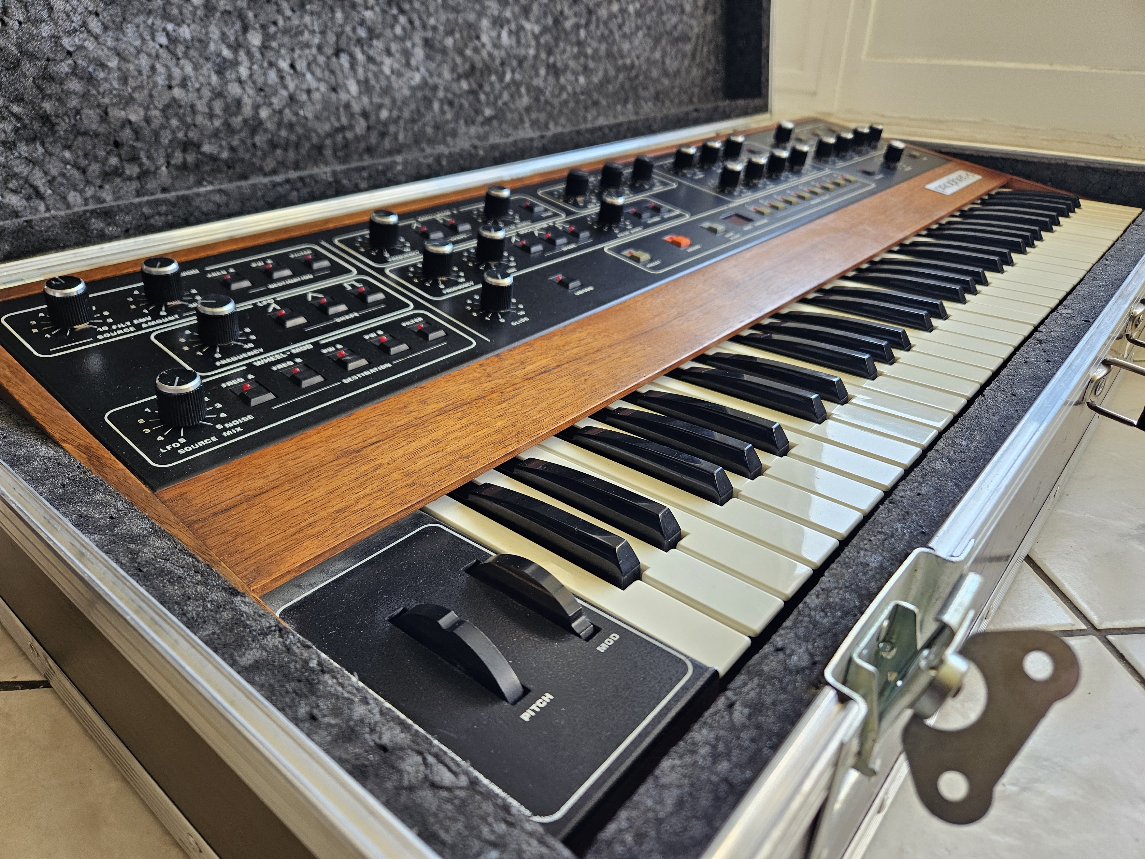 Prophet-5 Rev 3.3 Sequential Circuits – Révisé – état exceptionnel