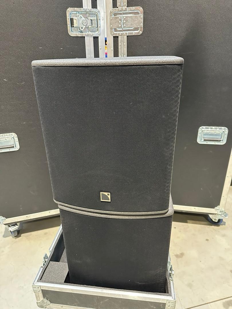 L-Acoustics X12 + Flight case d'origine en excellent état et à vendre rapidement.