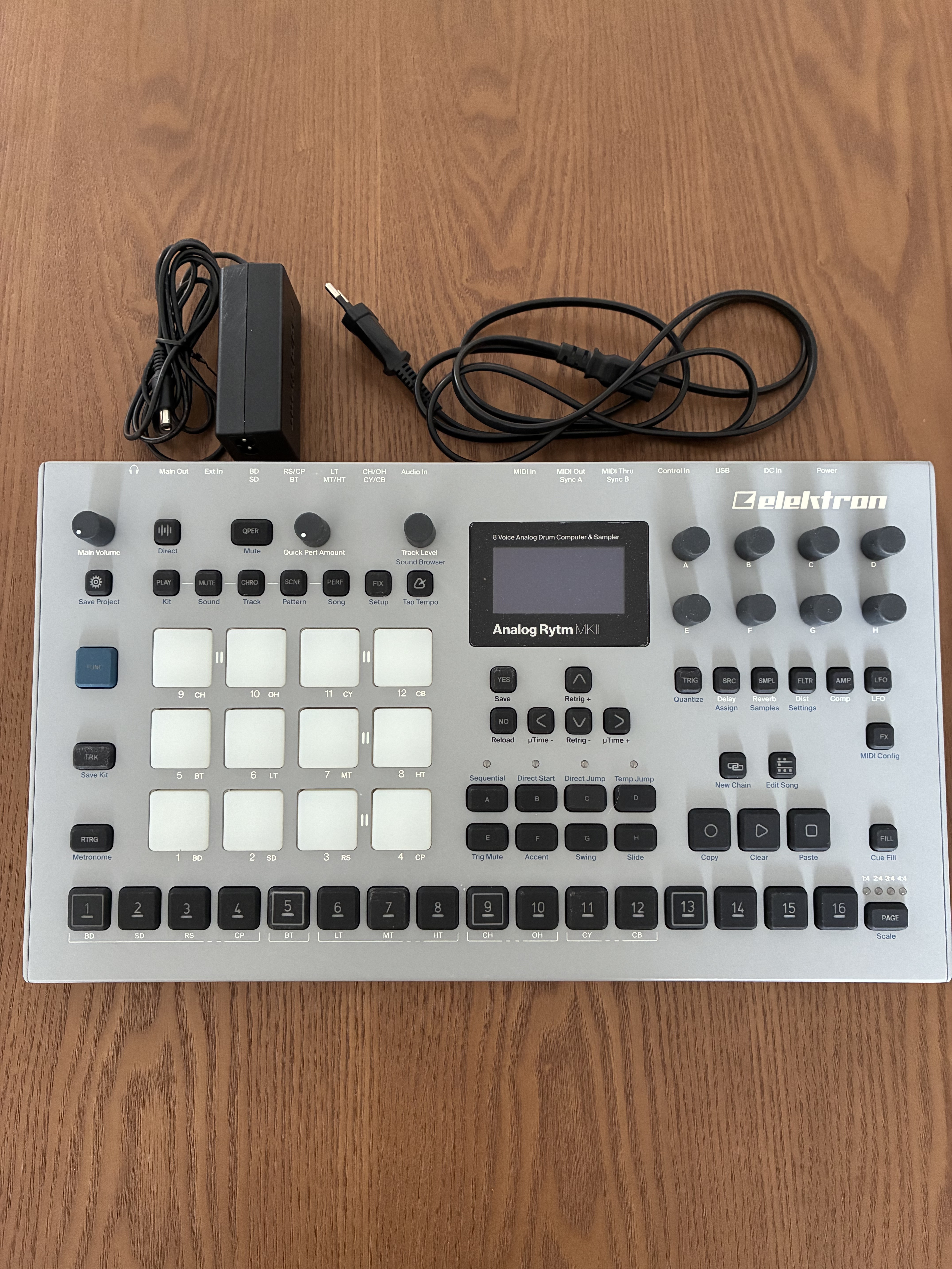 Vends Elektron Analog Rytm MKII + Decksaver