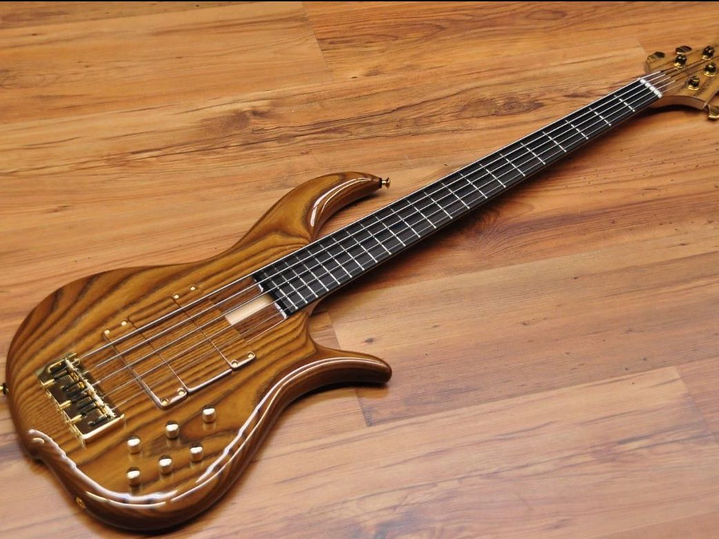 F Bass BN5 (11206)