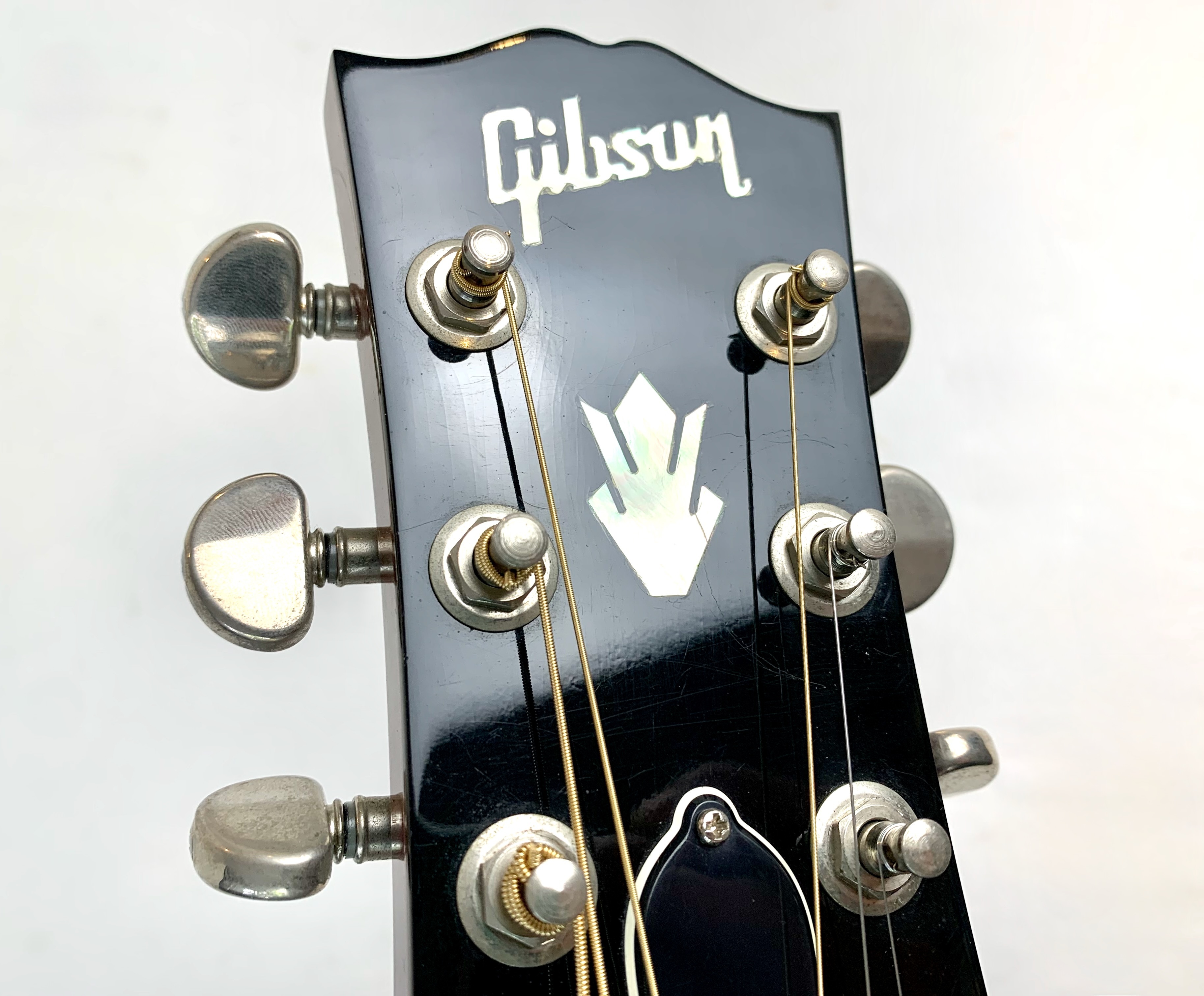Gibson Hummingbird (1552)