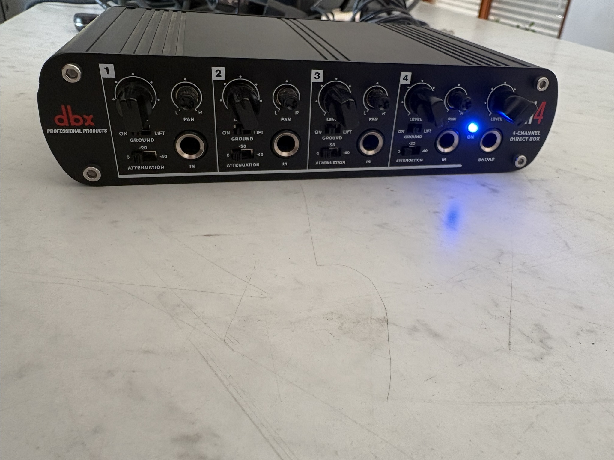 DBX DI4
