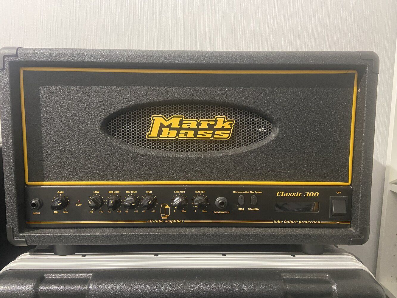 Vend Stack MARKBASS Tête CL300 à lampes + Cabinet 4x10" 104 HF (4 ohm)