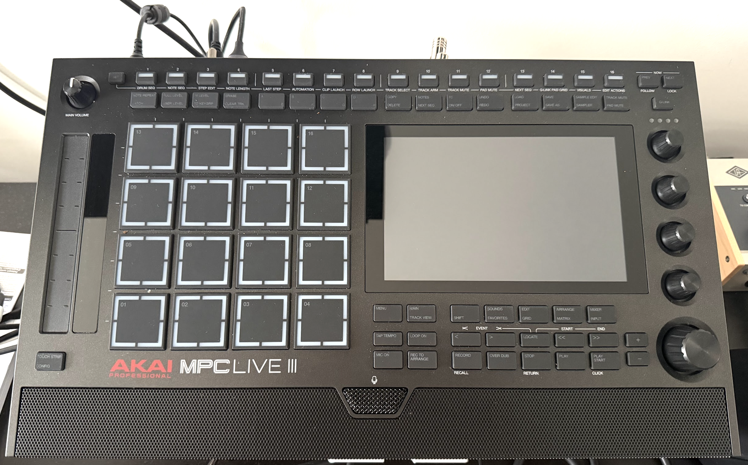 AKAI MPC Live III - Comme neuve - 1300 €