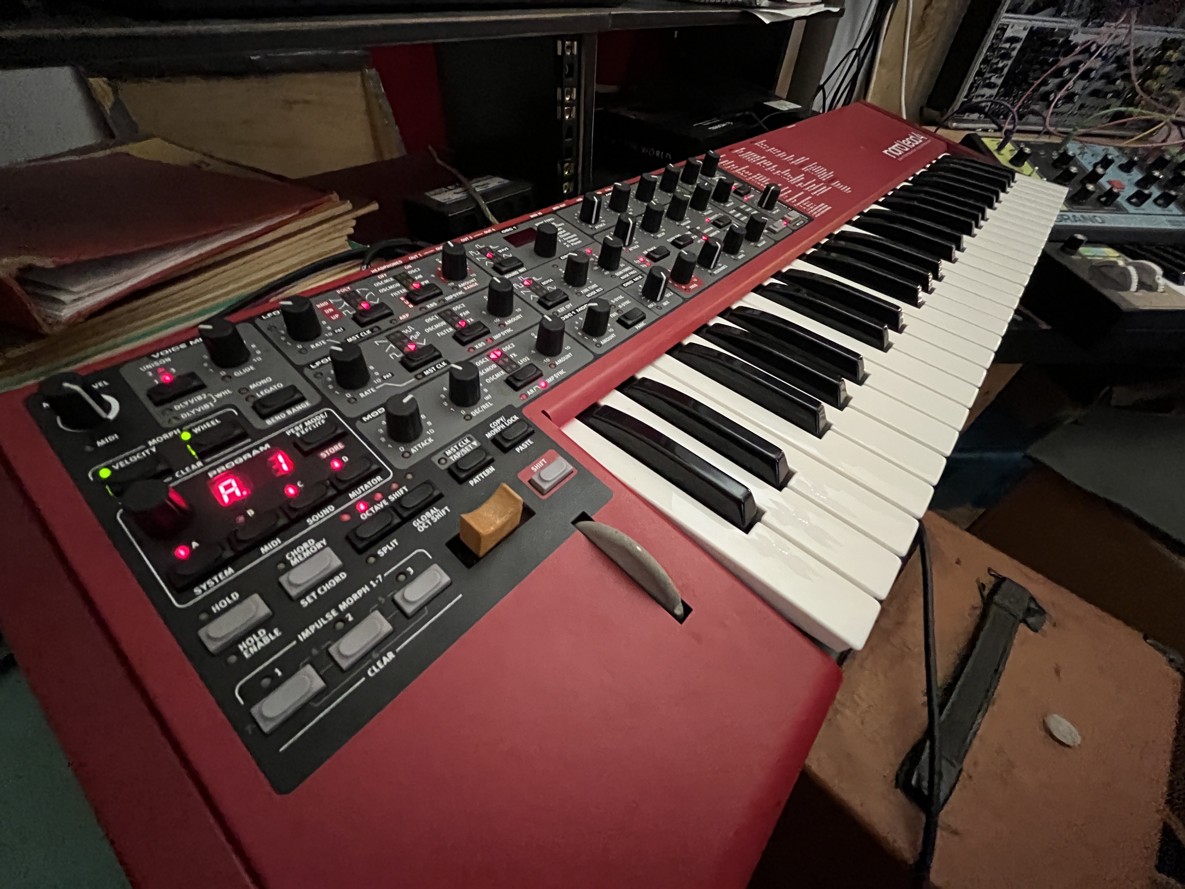 Vends Nord Lead 4 Excellent état