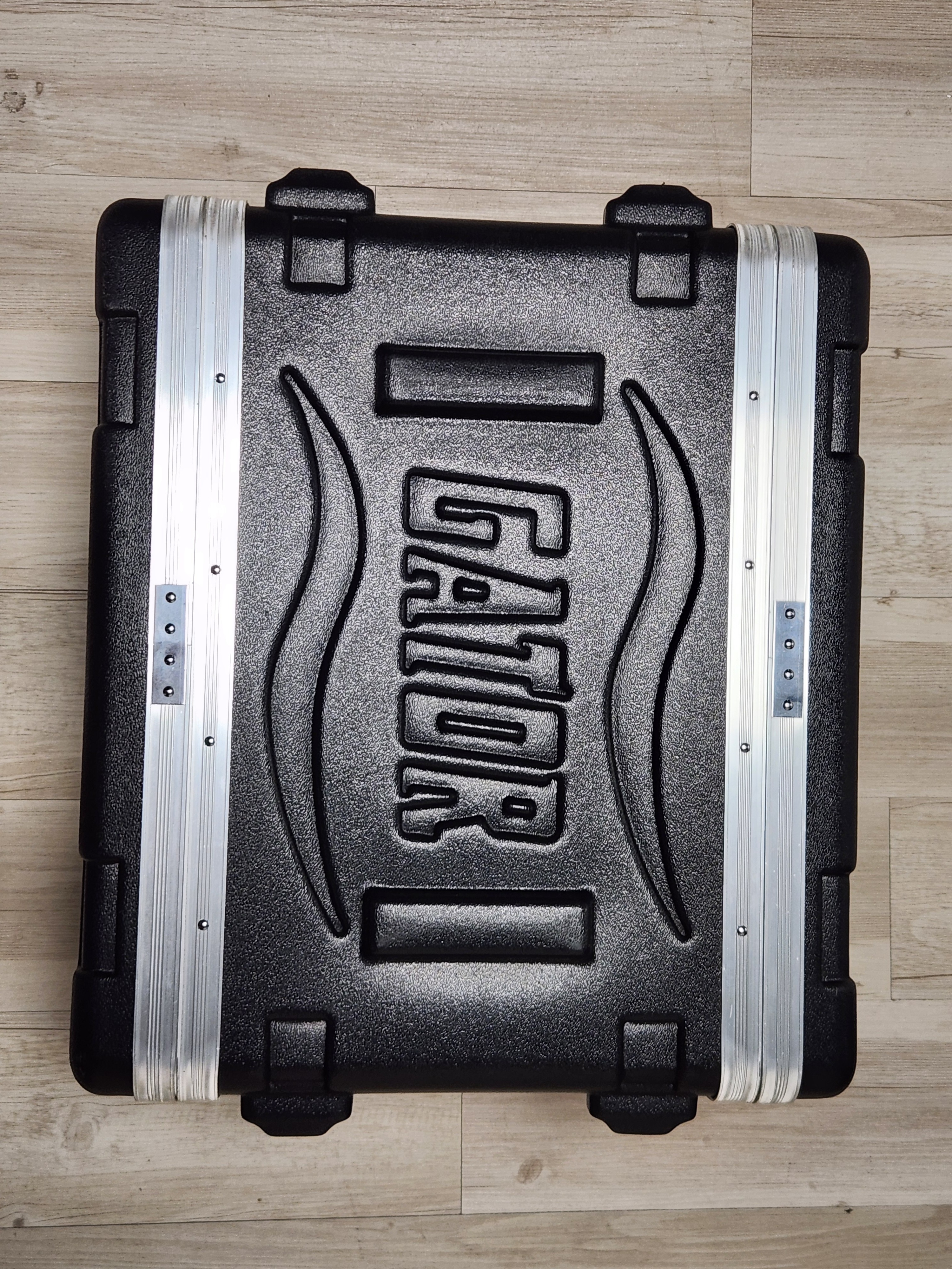 Vends flight case 19" Gator 4U