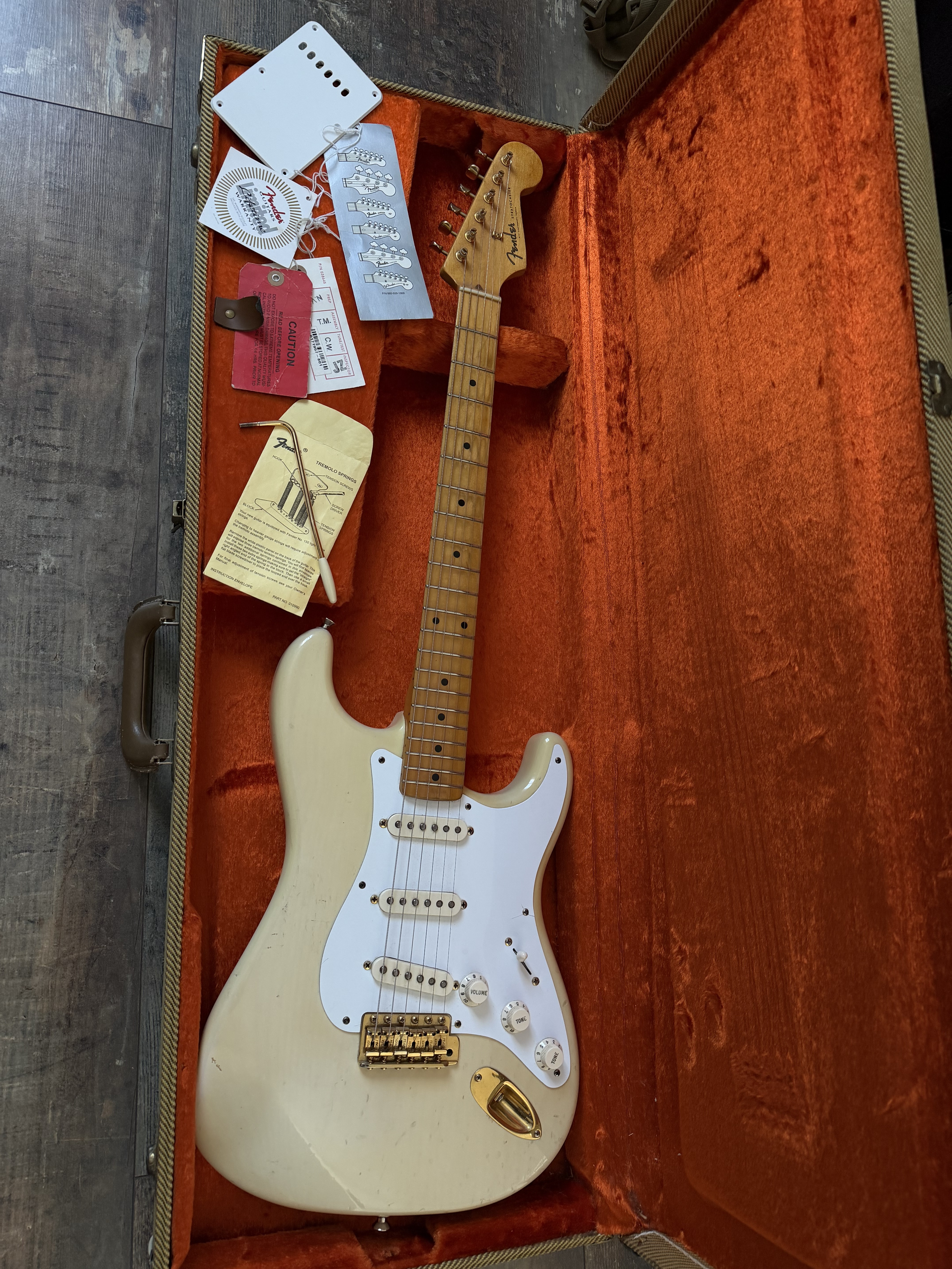 Vends fender stratocaster 50th anniversary 1957/2007 Mary kaye