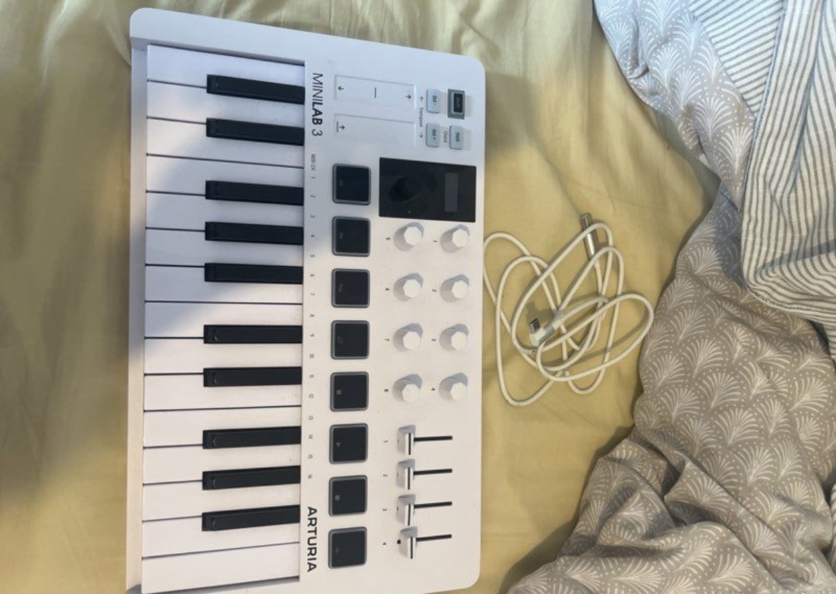 Vends contrôleur midi Arturia Minilab 3