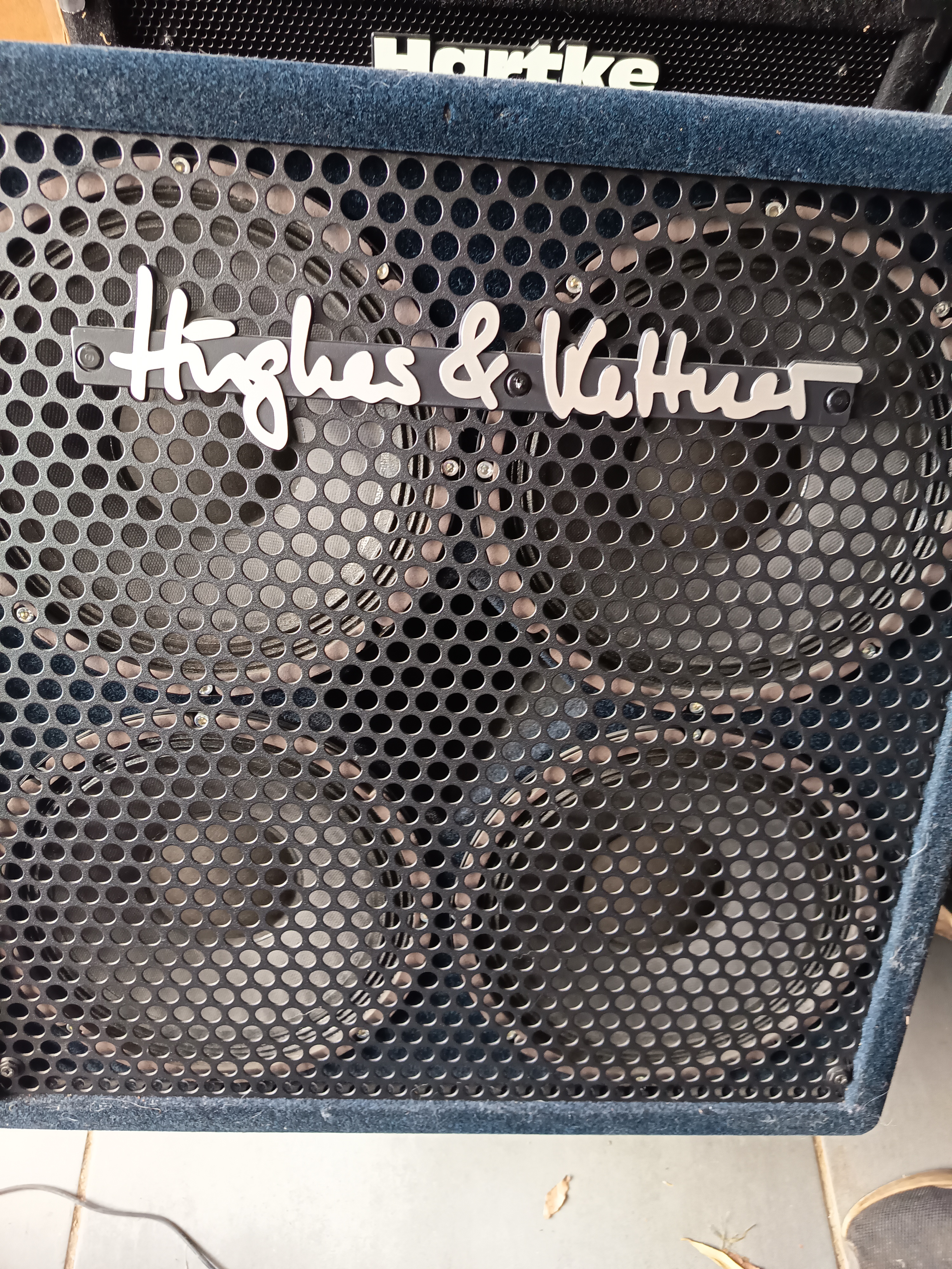 Baffle basse Hugues & Kettner