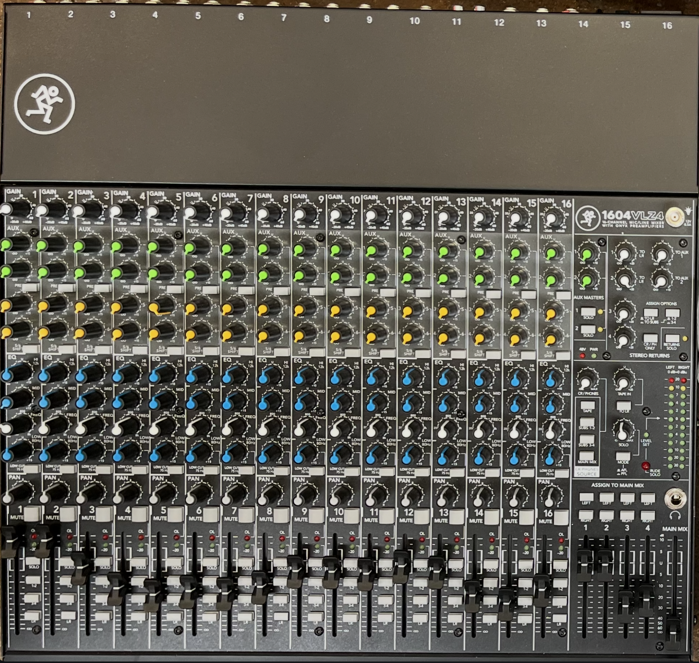 Mackie 1604 VLZ4