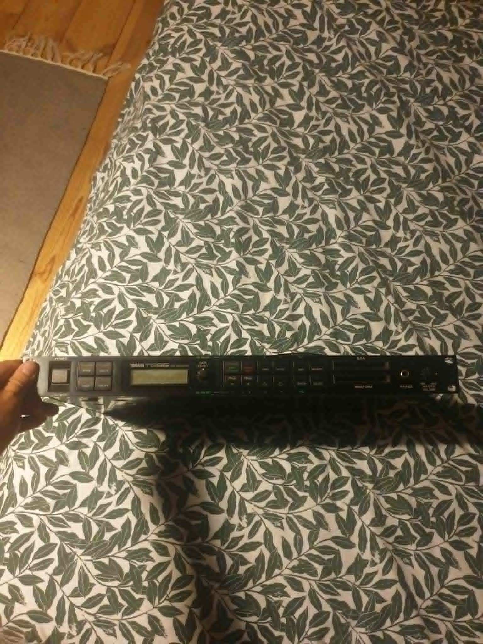 Vends Yamaha TG55