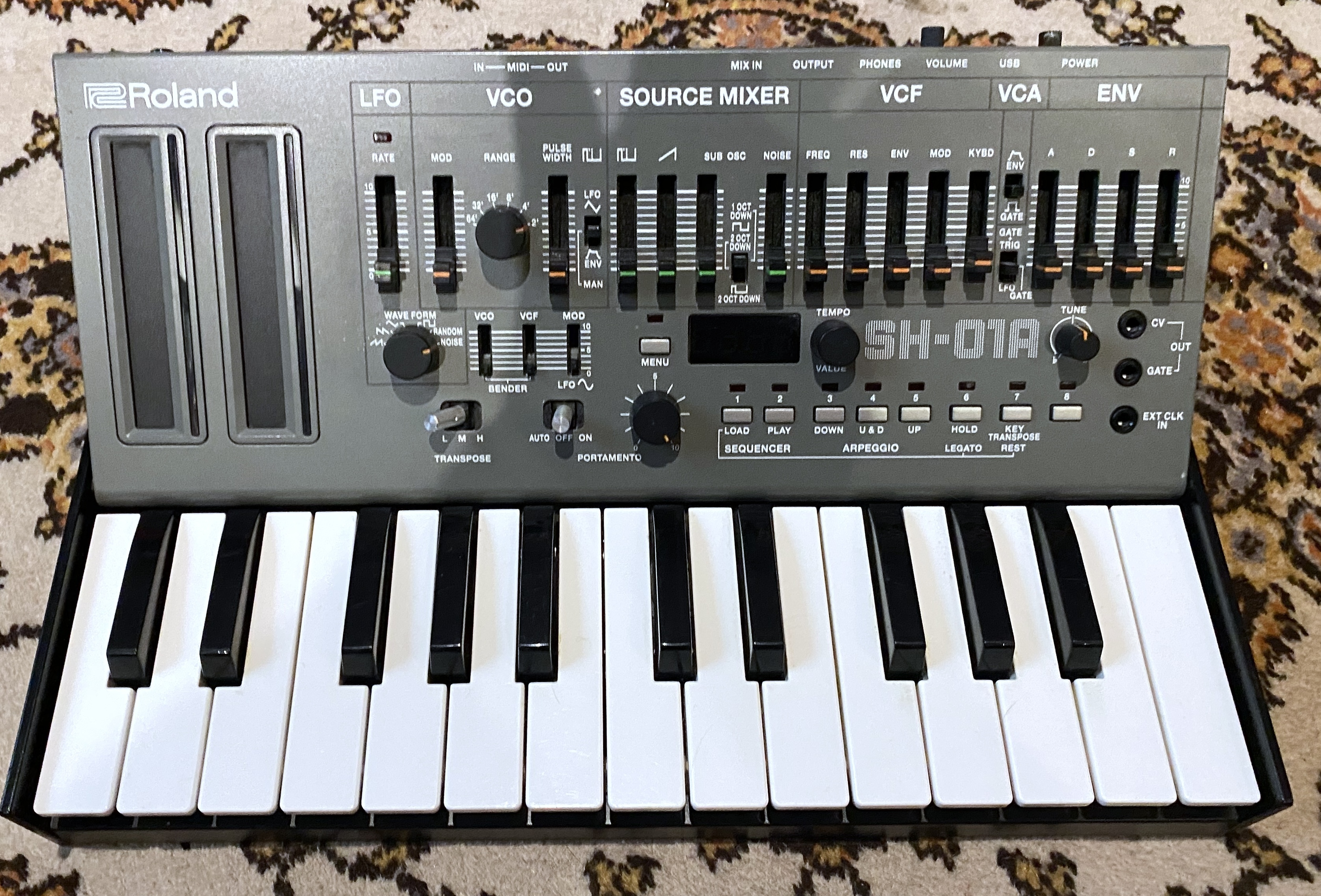 Roland SH-01A + clavier K-25m — État quasi neuf — Carton + facture
