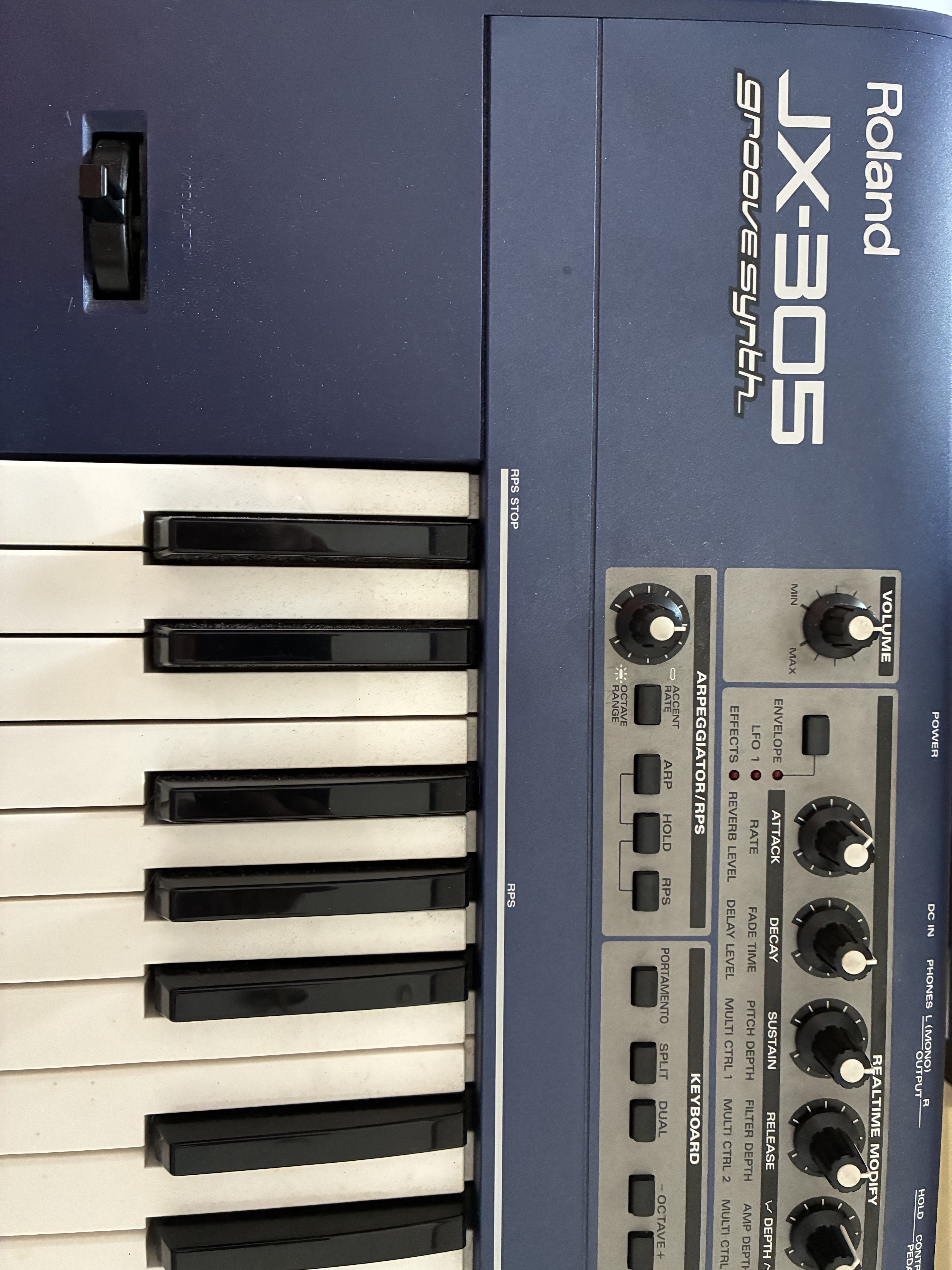 Roland Jx 305