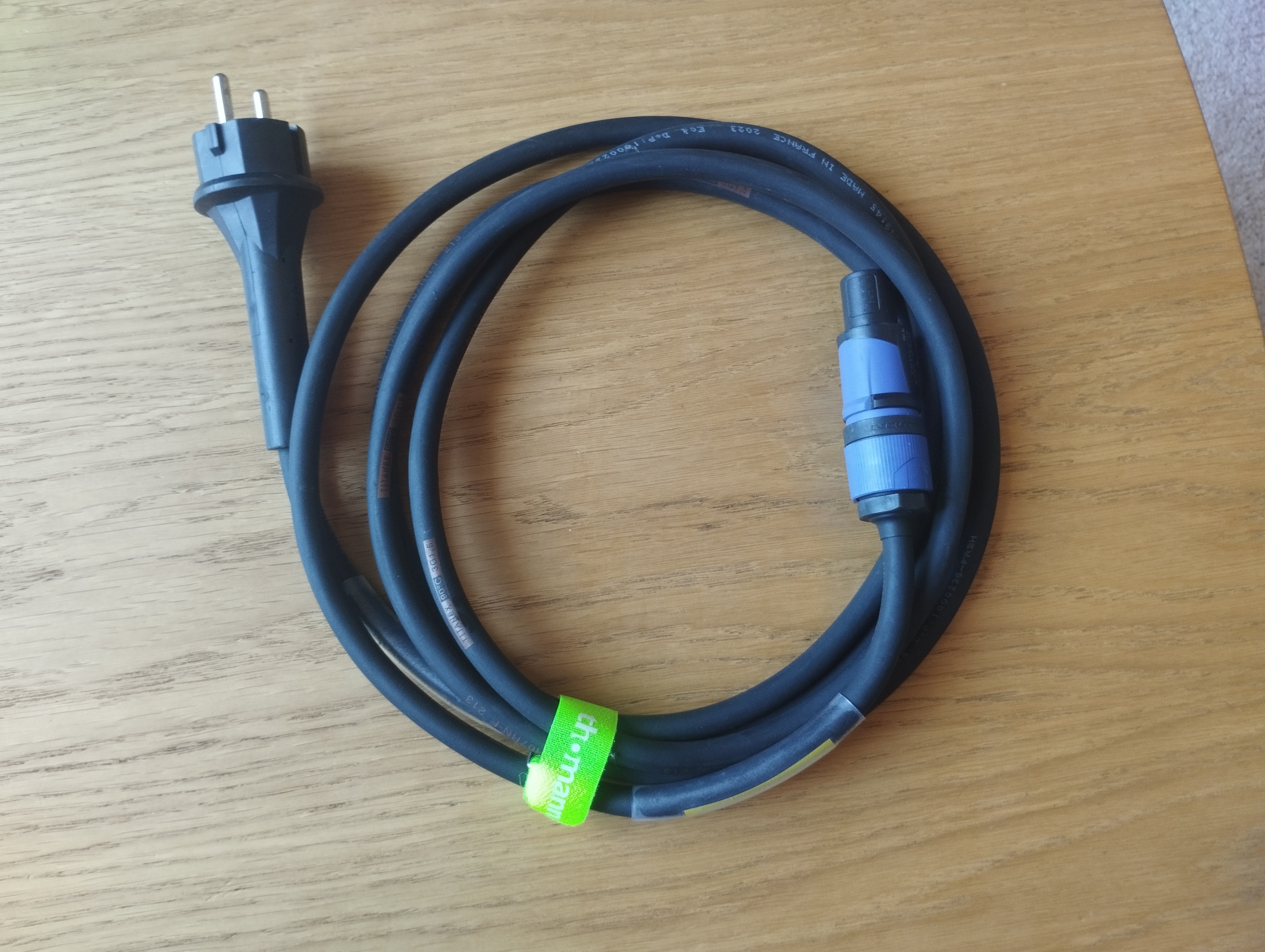 Vends 2 câble powercon Neutrik/Titanex