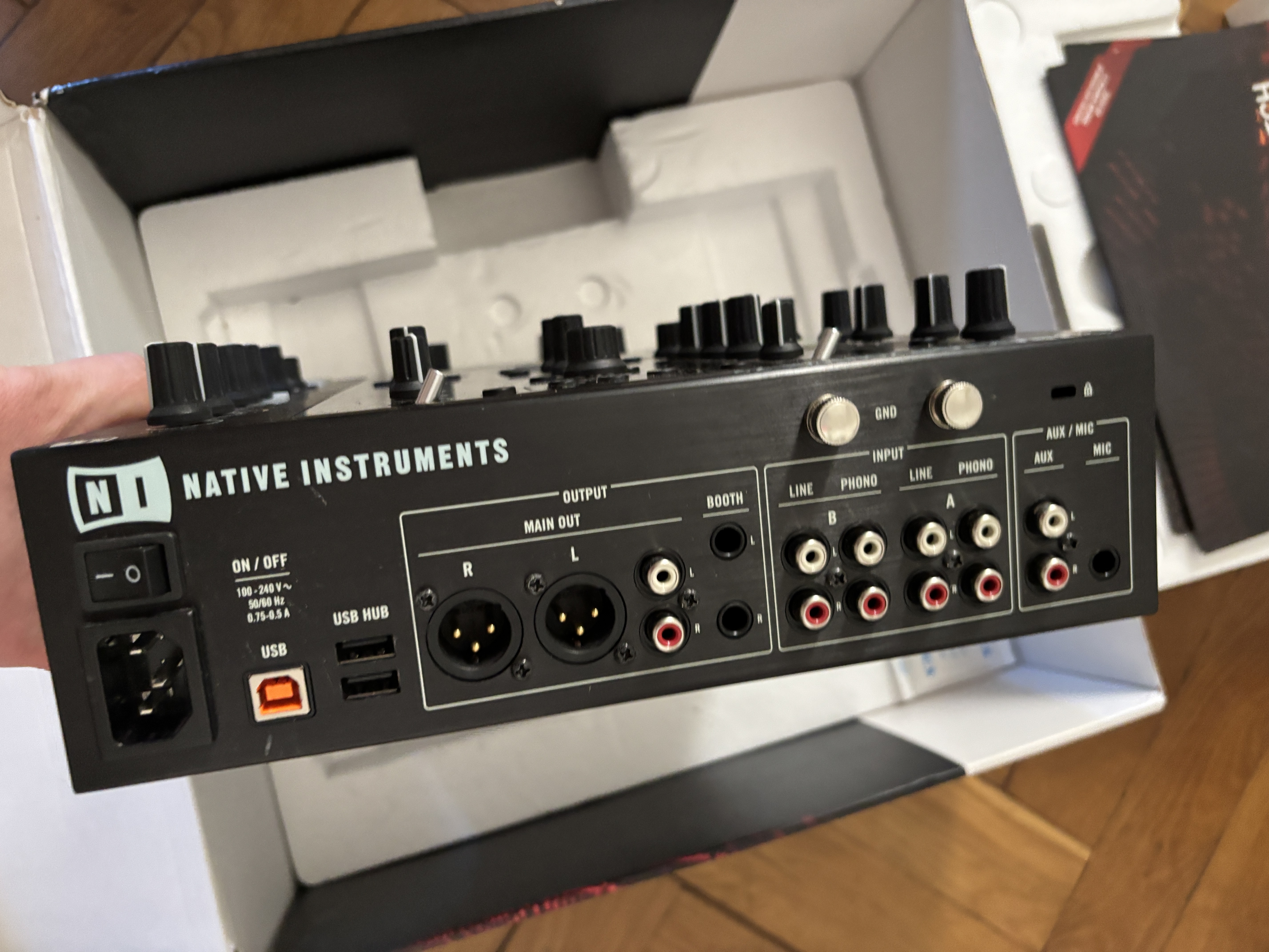 Native Instruments Traktor Kontrol Z2 (91260)