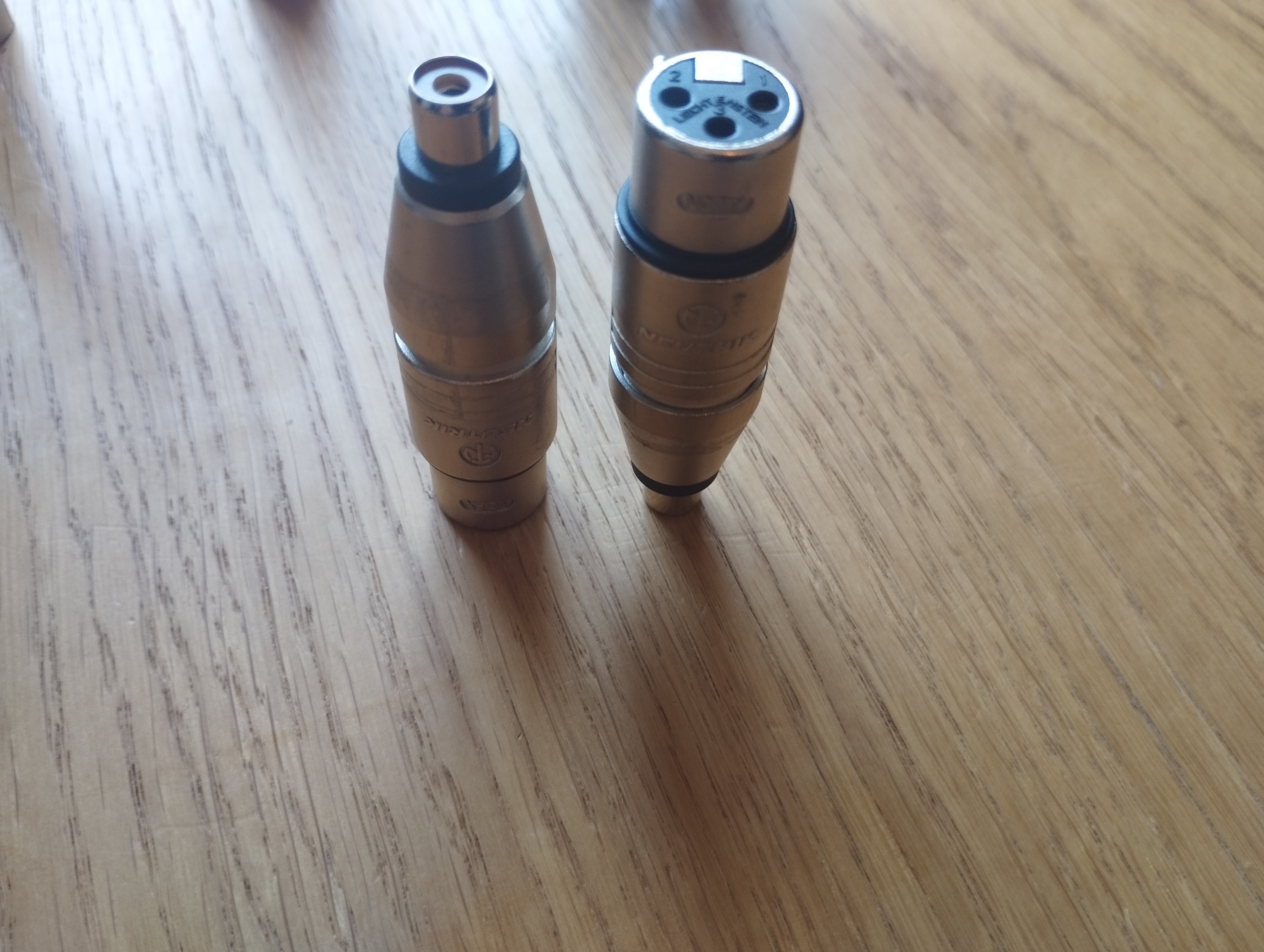Vends 2 adaptateur RCA XLR f
