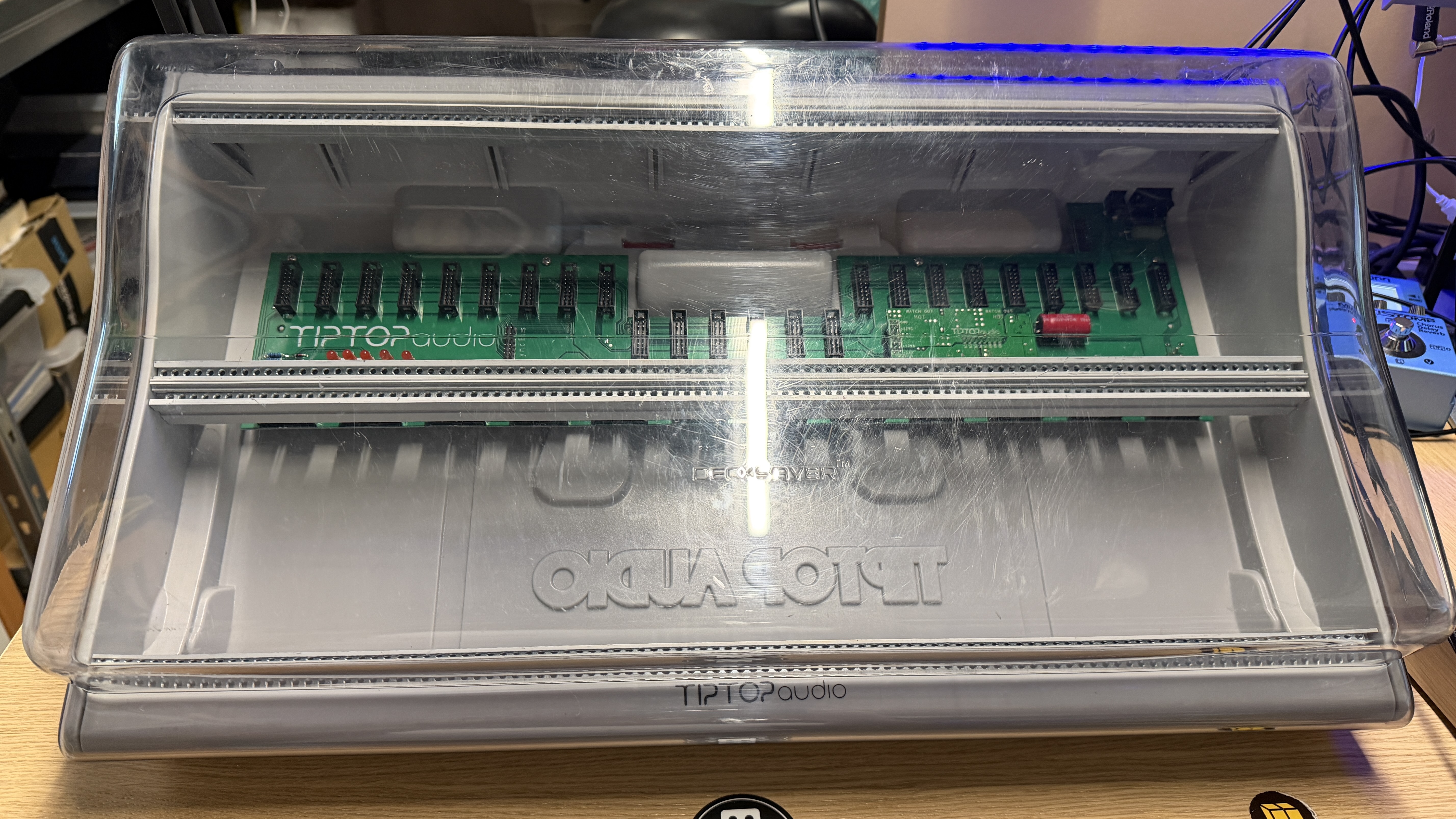 VENDS   Tiptop Audio Mantis Eurorack Case 2x104TE + DECKSAVER