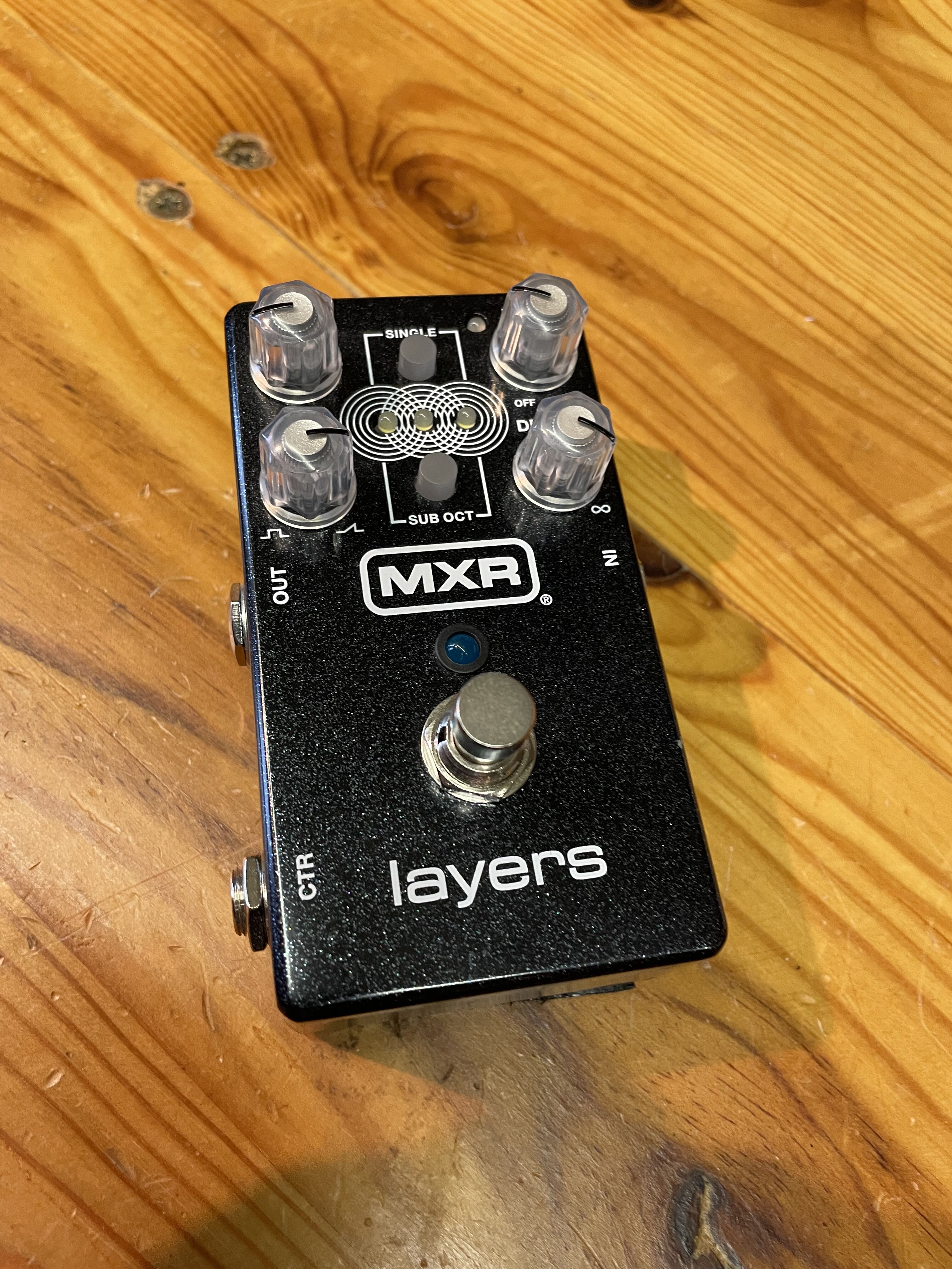 Vends pédale MXR Layers comme neuve.