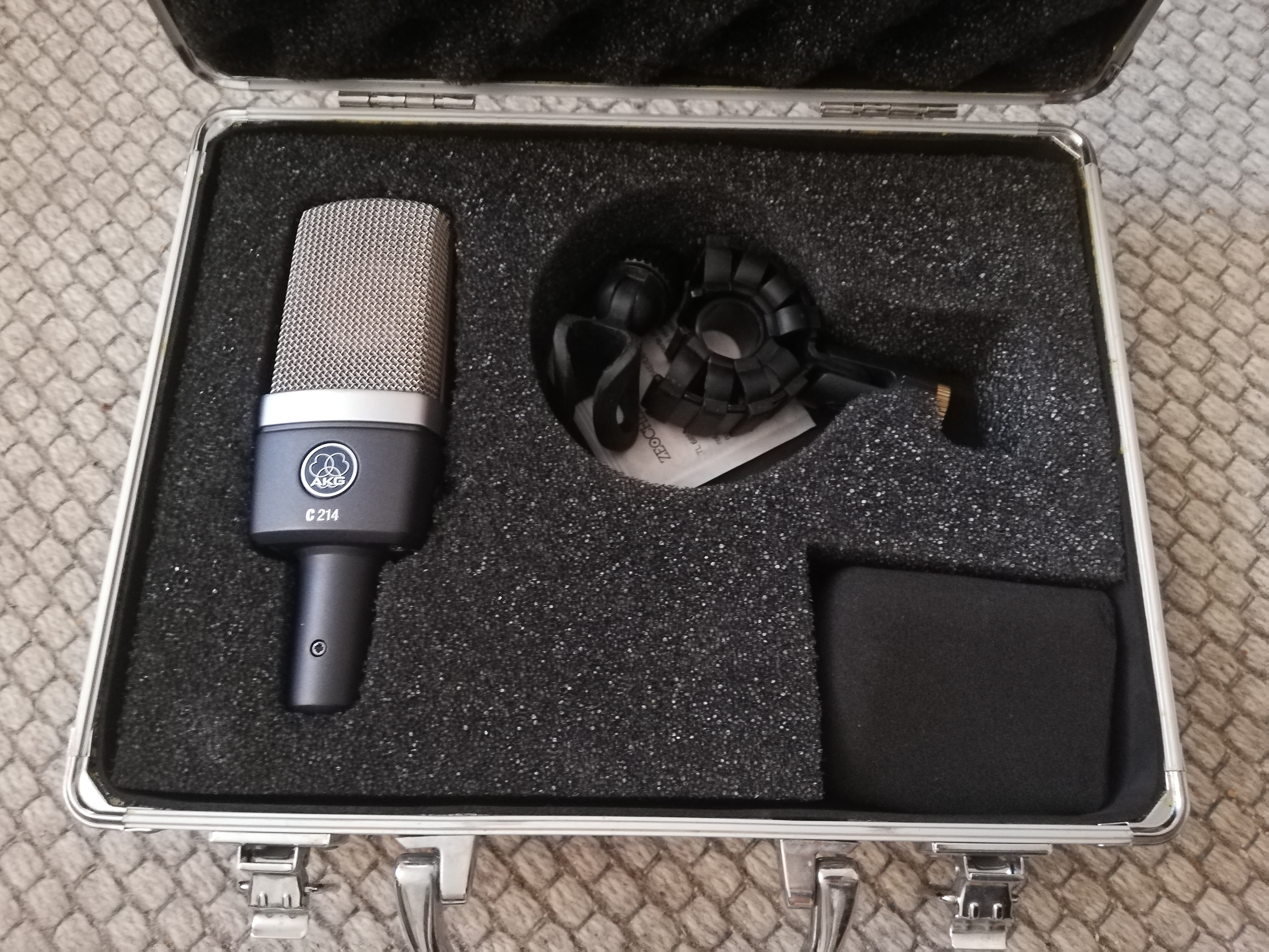 Micro studio C214 AKG