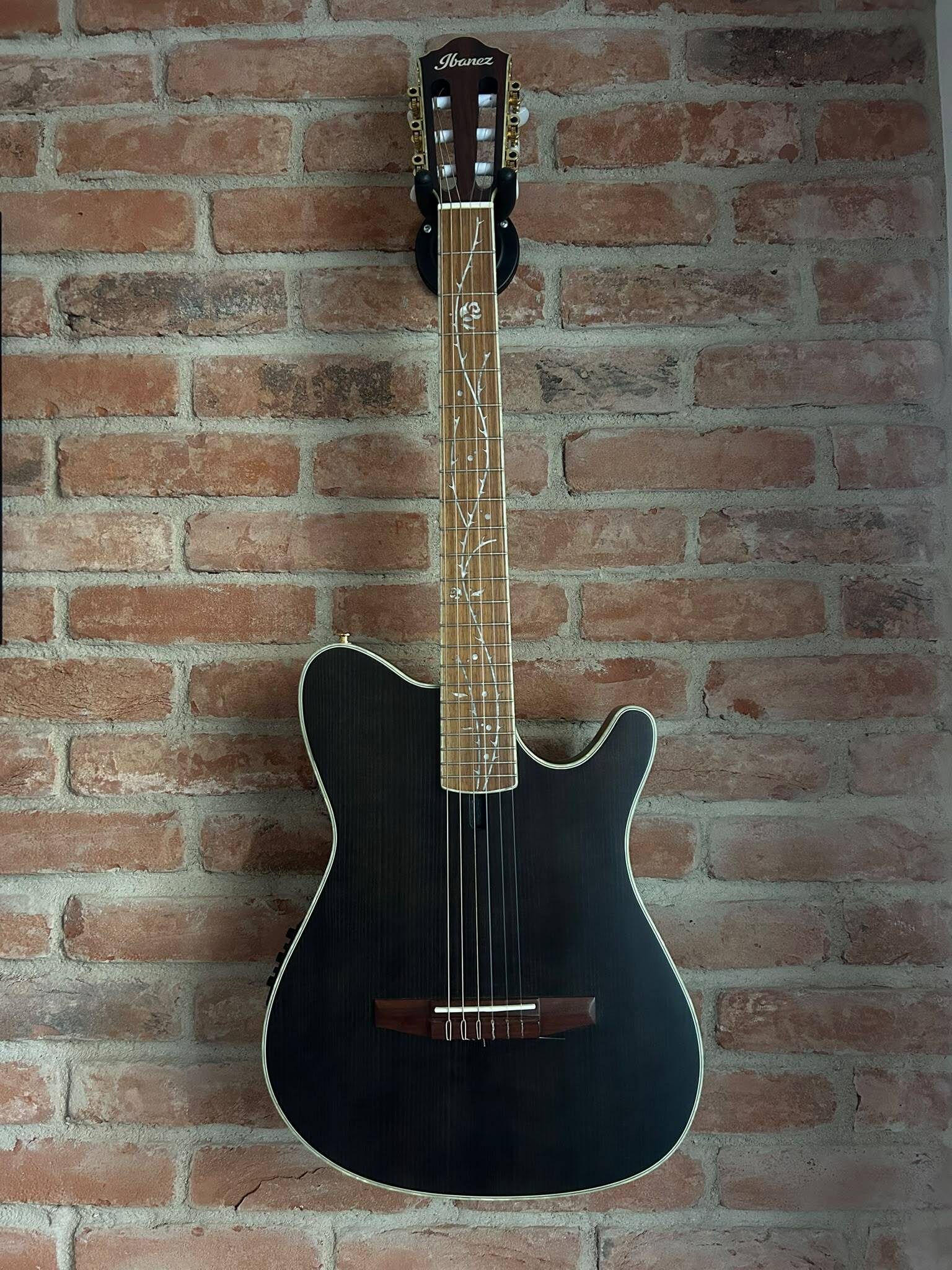 Vends Ibanez TOD10N Tim Henson signature