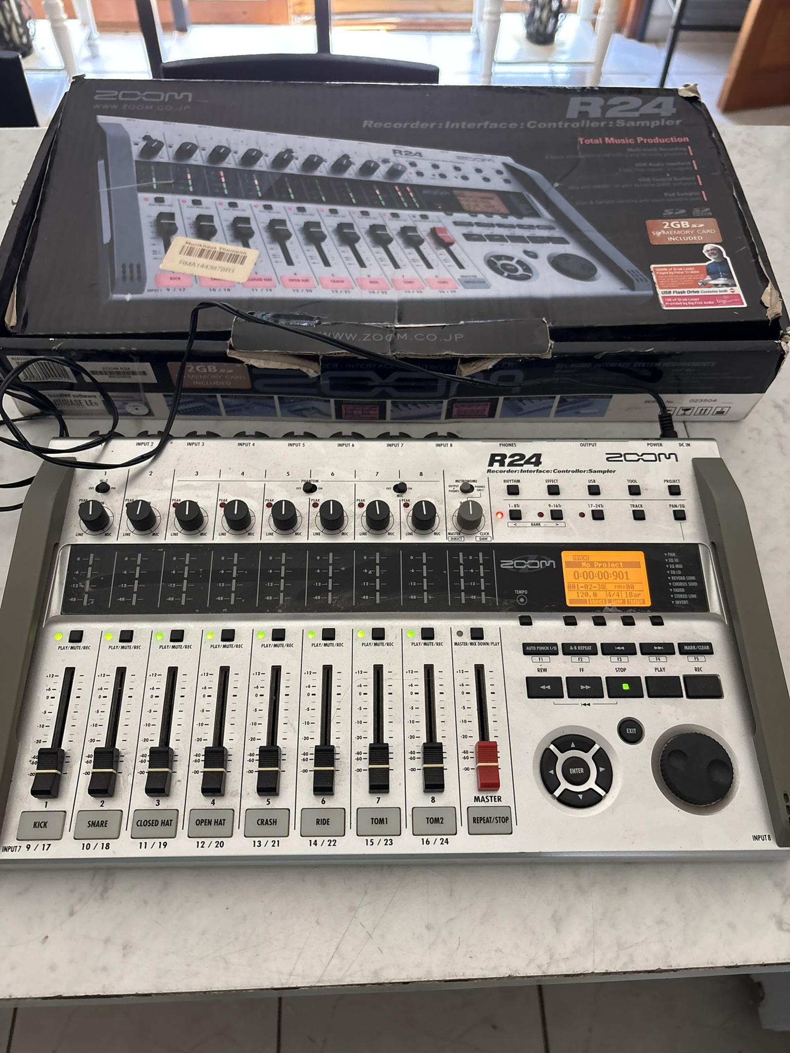 zoom R24