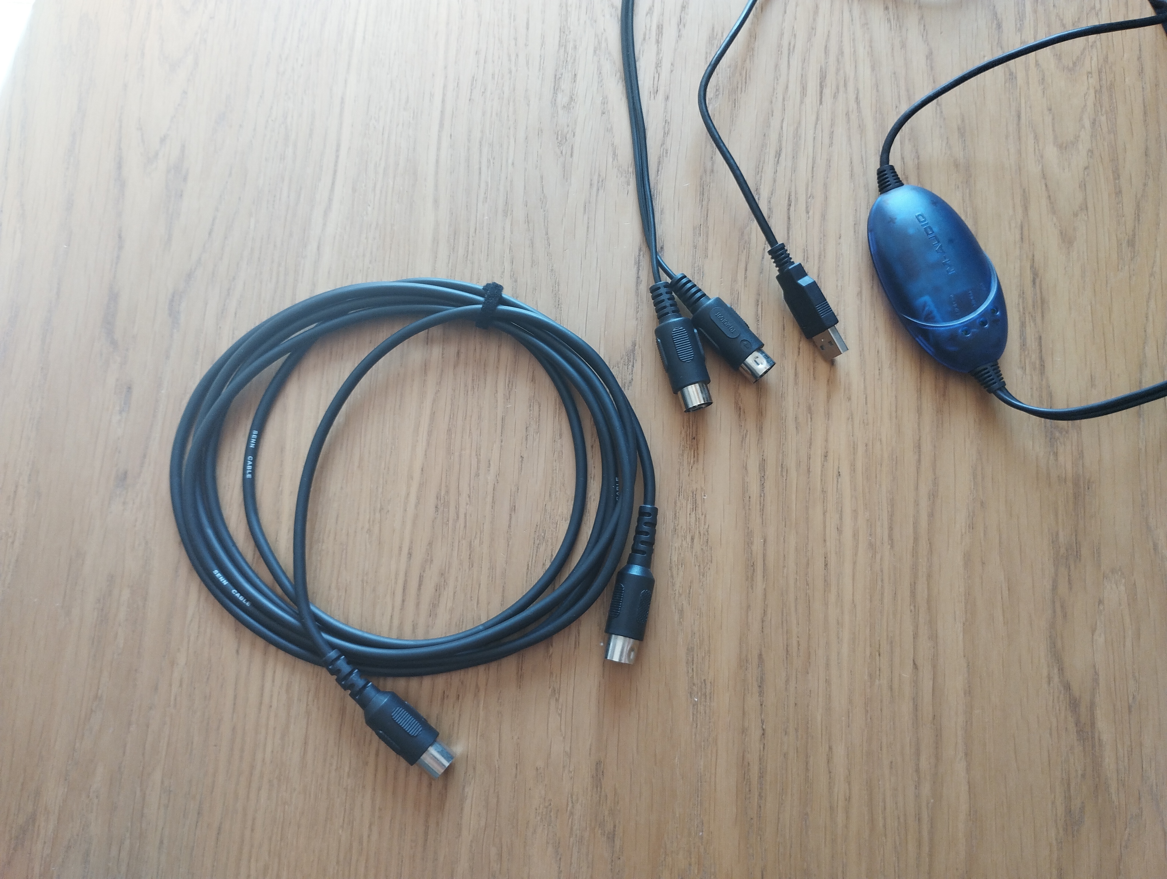 Vends lot câble midi