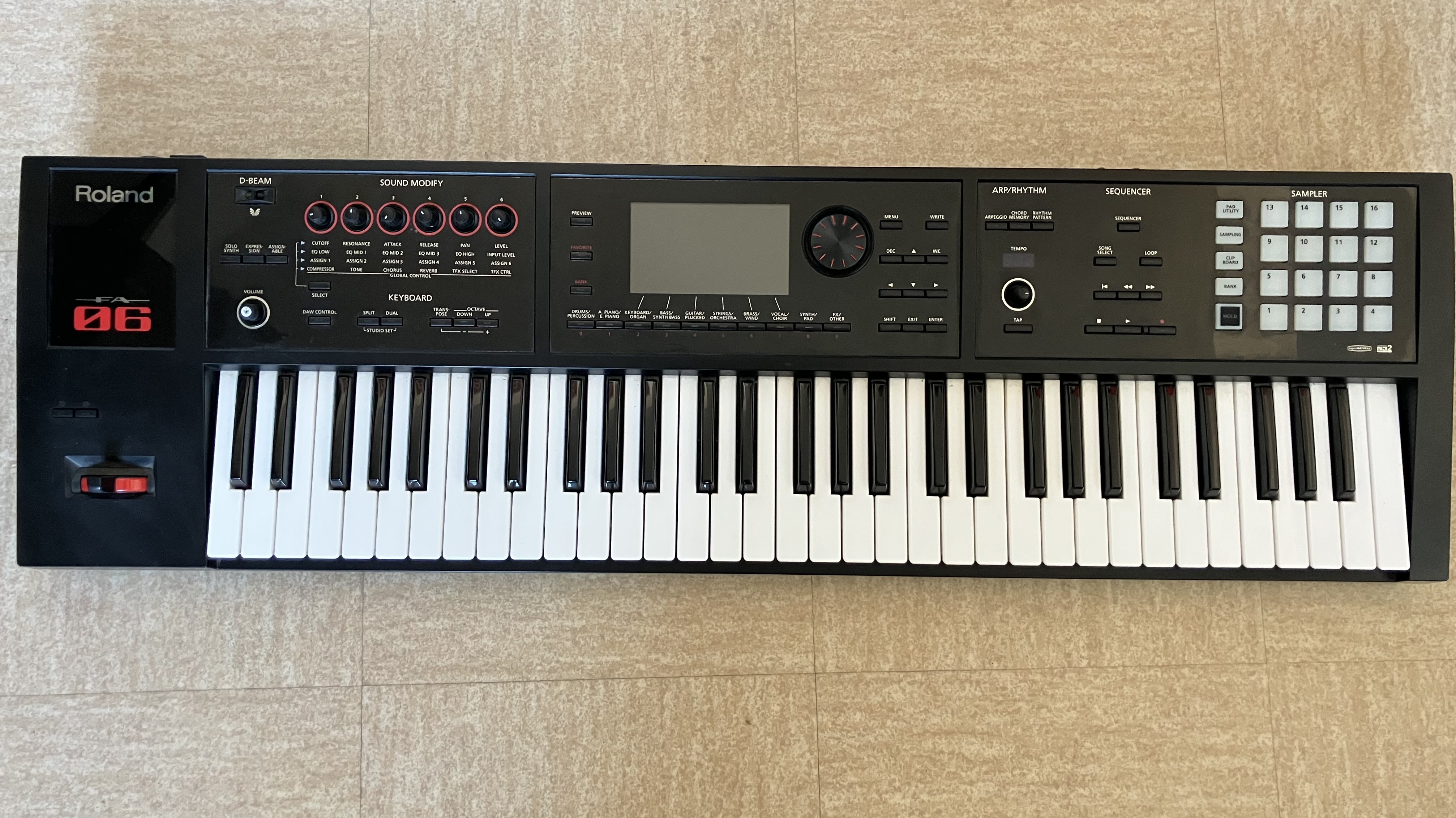 Vends workstation Roland FA 06
