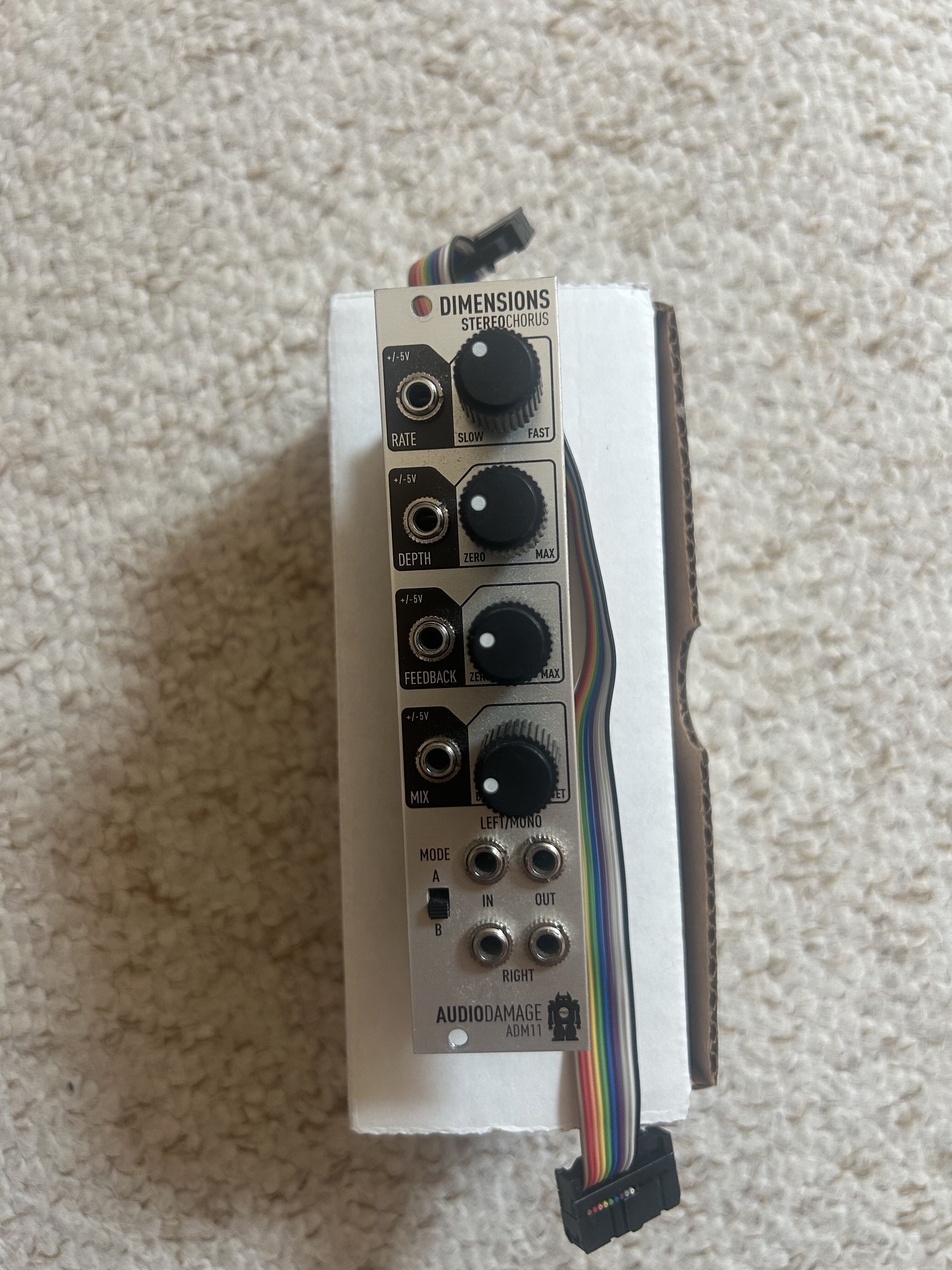 Je vends un Audio Damage ADM11 Dimensions en excellent état, parfaitement fonctionnel.