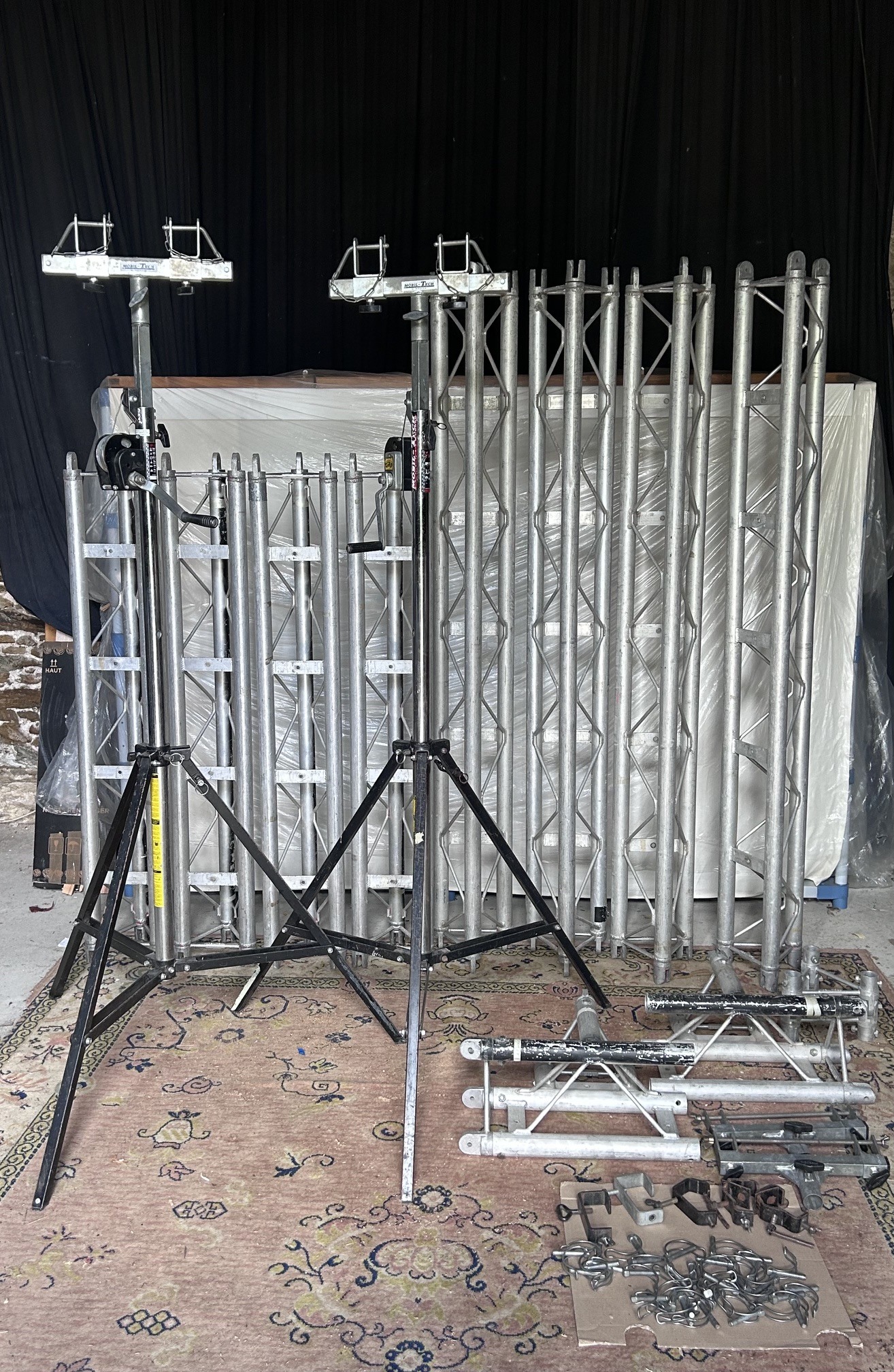 Lot Mobil Tech structure scénique alu triangulaire