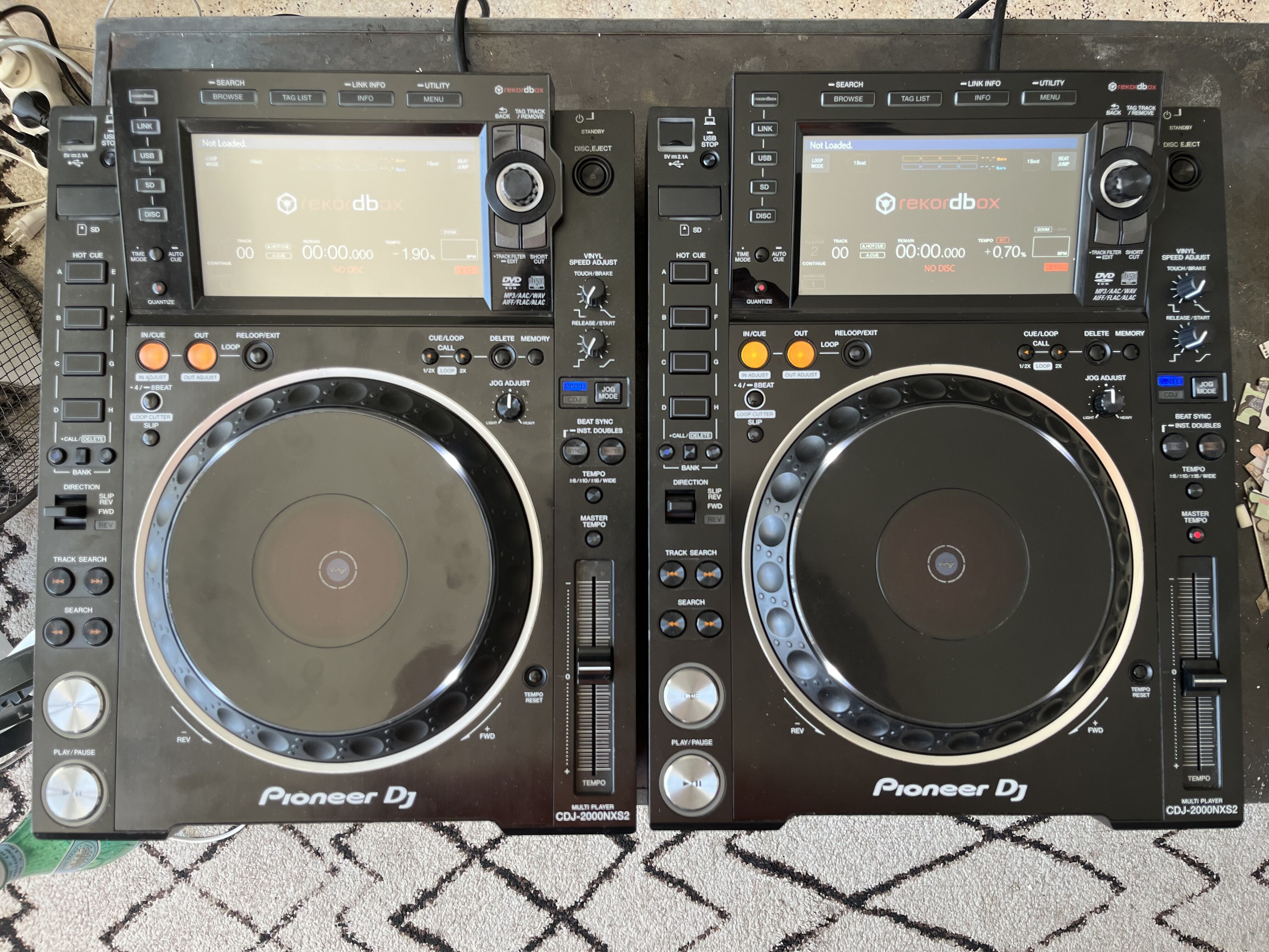 2x Pioneer CDJ 2000NXS2 + 2x Flightcases