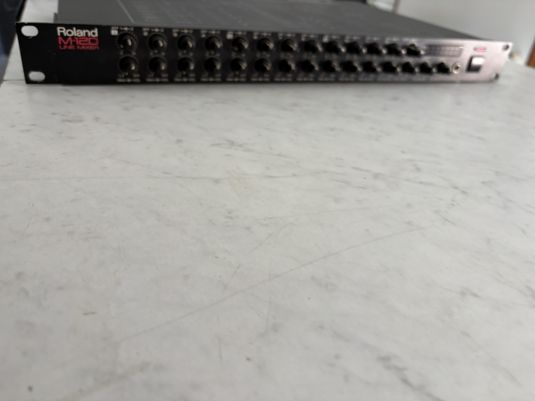alesis m 120