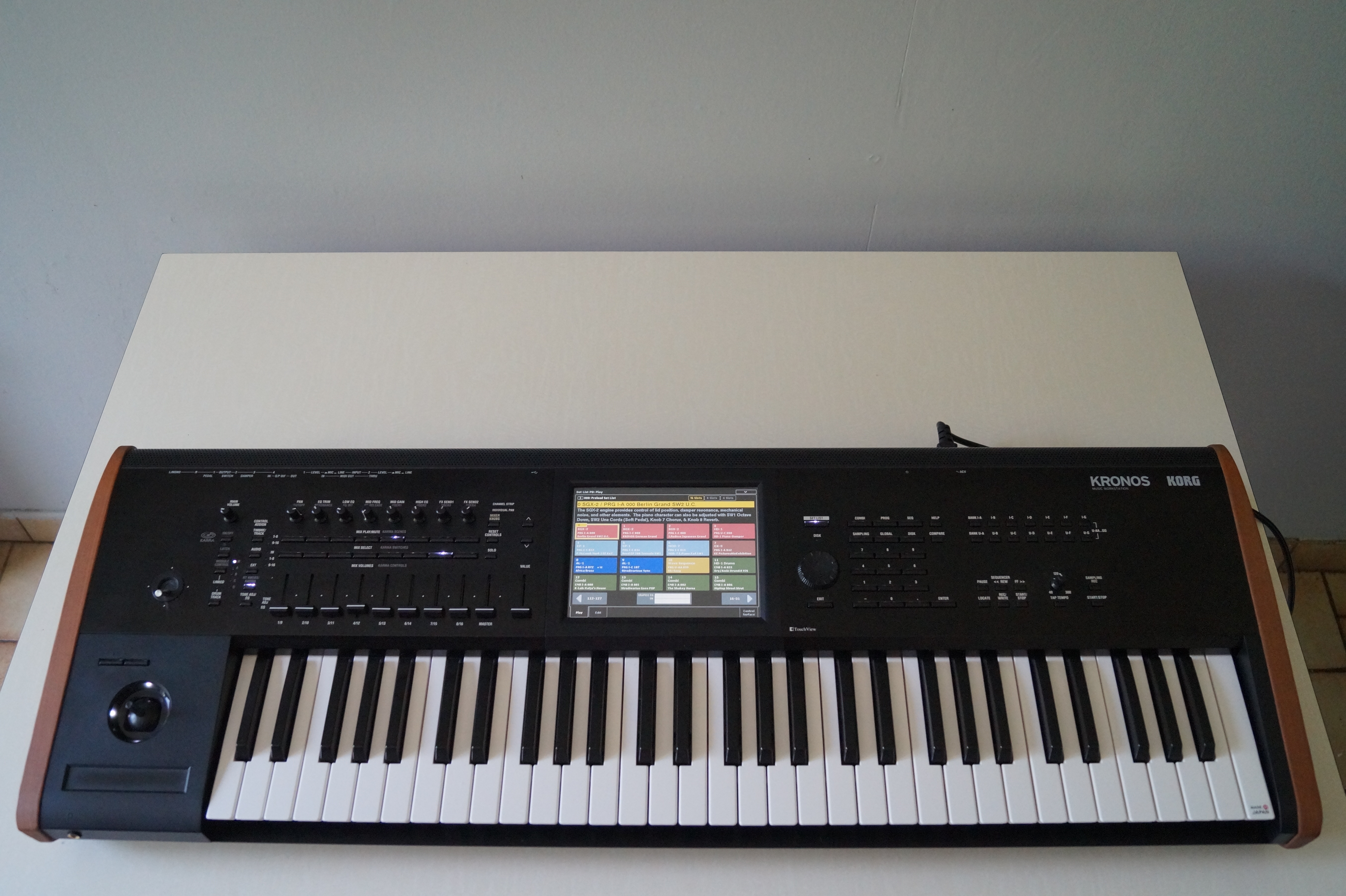 Vends Korg Kronos 2 61 Etat Neuf