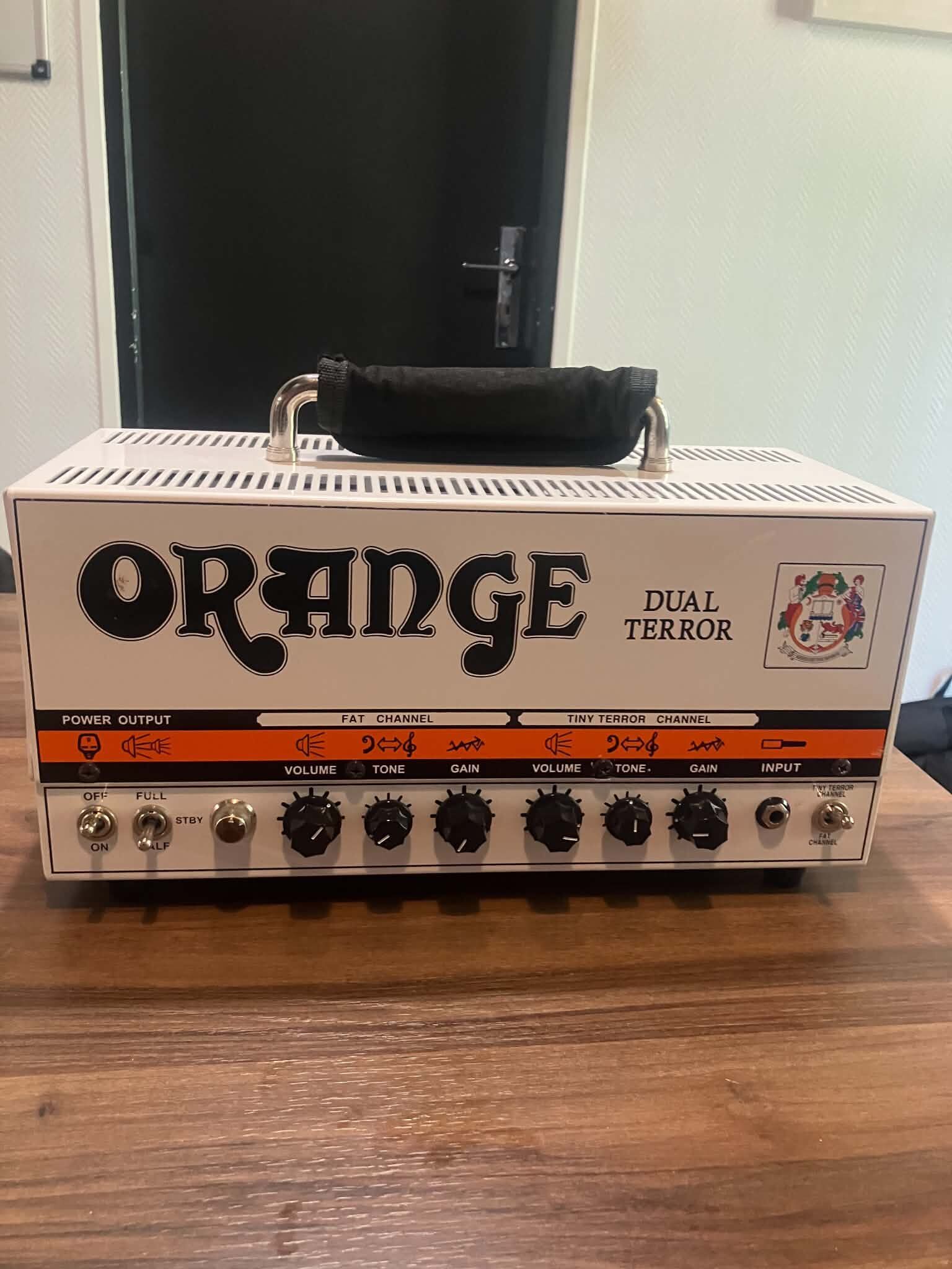 Tête d’ampli Orange Dual Terror – 30 W – Housse incluse