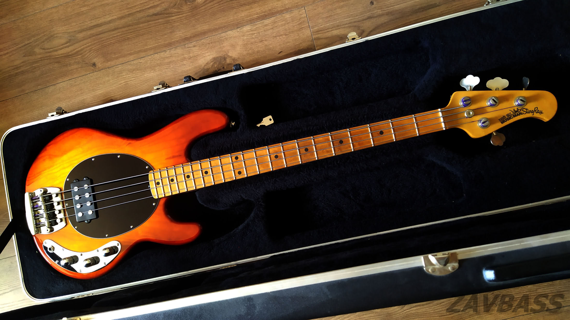EBMM STINGRAY 2EQ 1994 SUNBURST-01