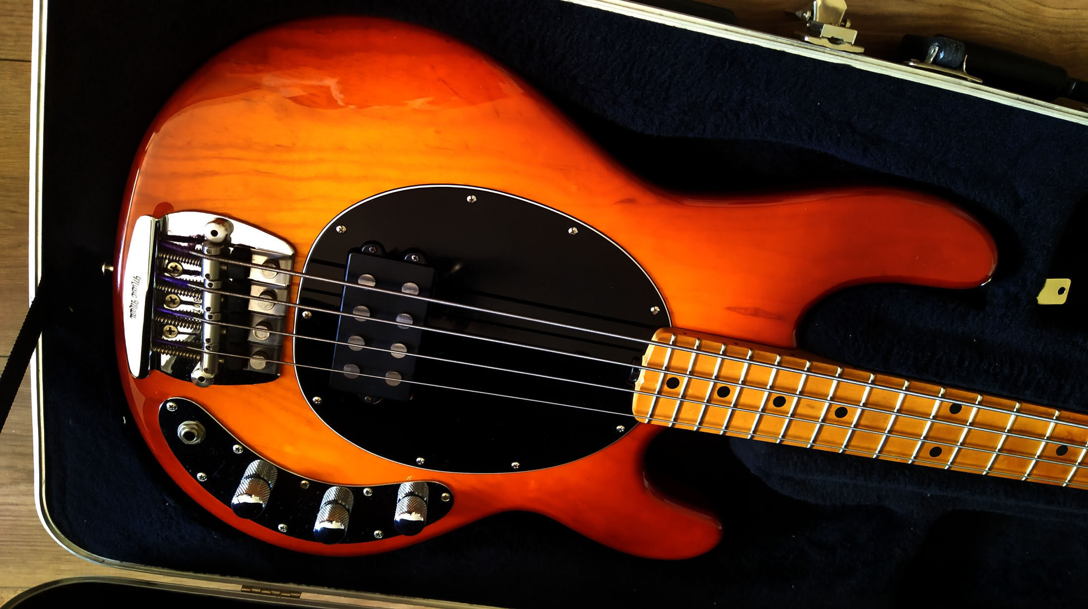 EBMM STINGRAY 2EQ 1994 SUNBURST-03