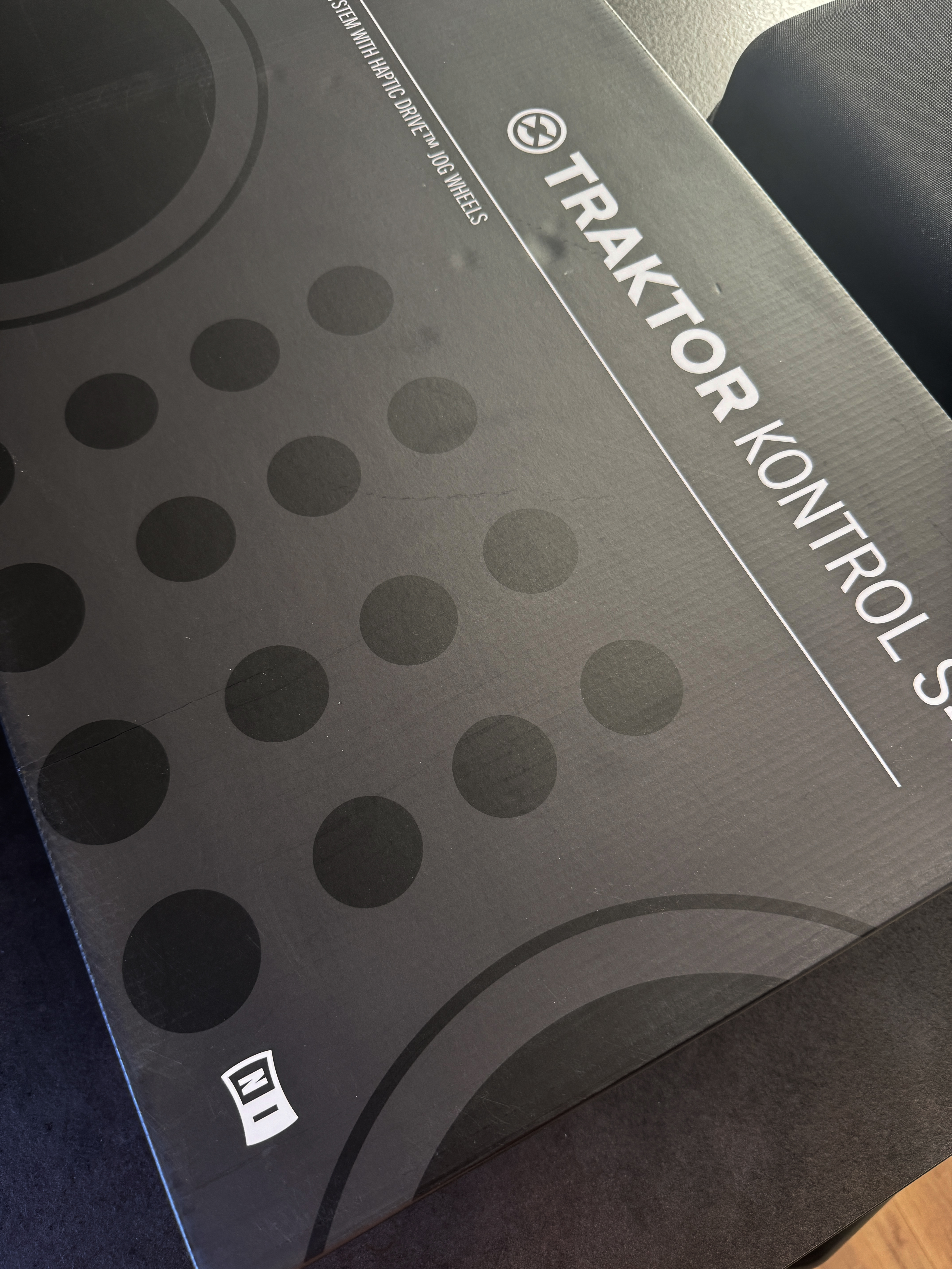 NEUVES : Native Instruments Traktor Kontrol S4 mk3 + BOITE + FLIGHT CASE