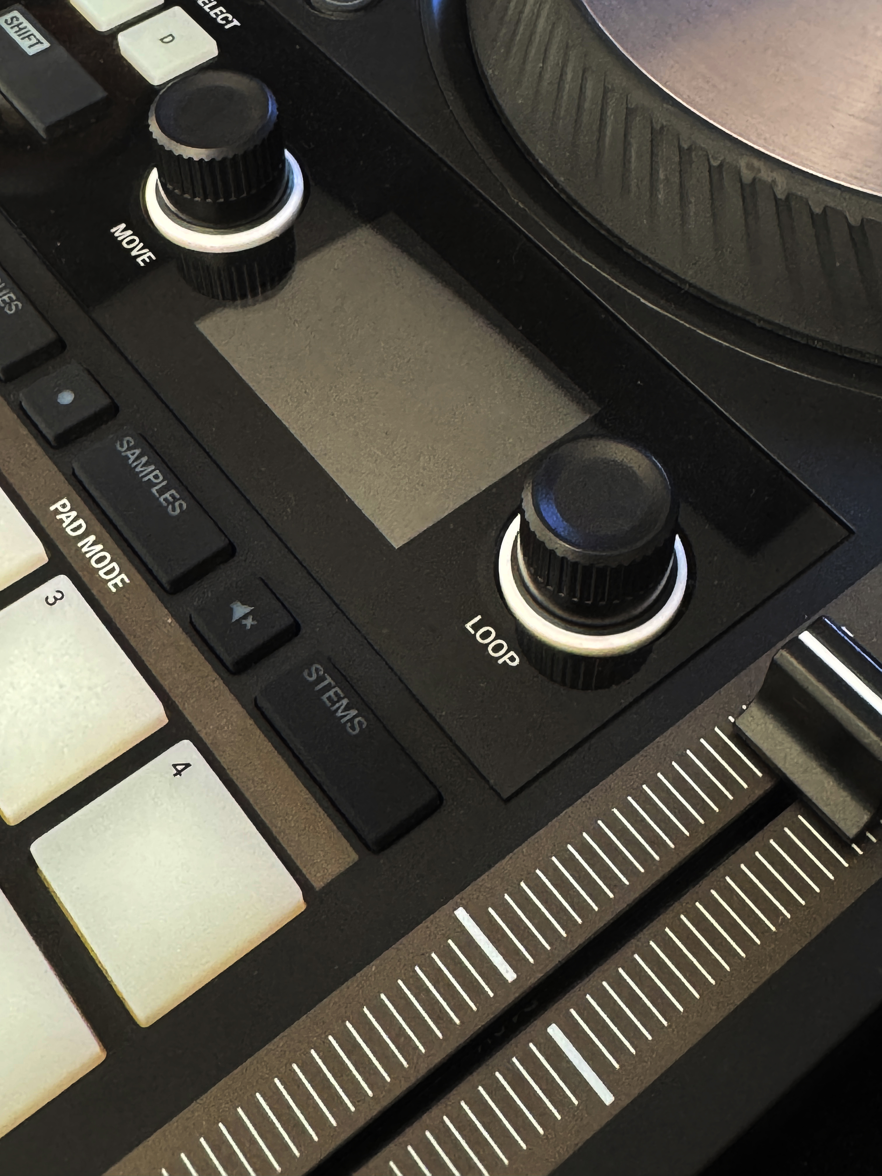 Native Instruments Traktor Kontrol S4 mk3 (15325)