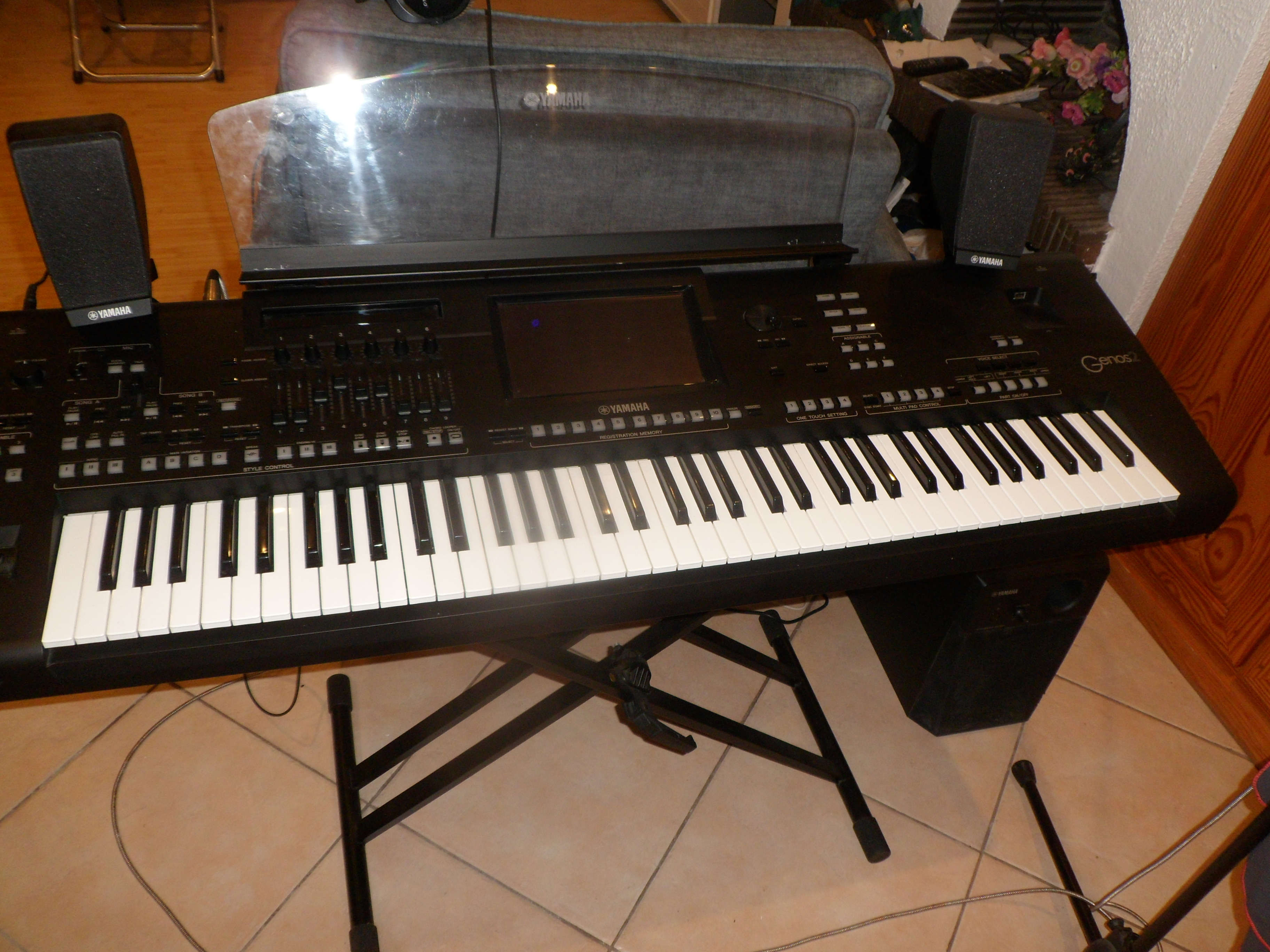 vENDS YAMAHA GENOS 2  AVEC SA SONORISATION