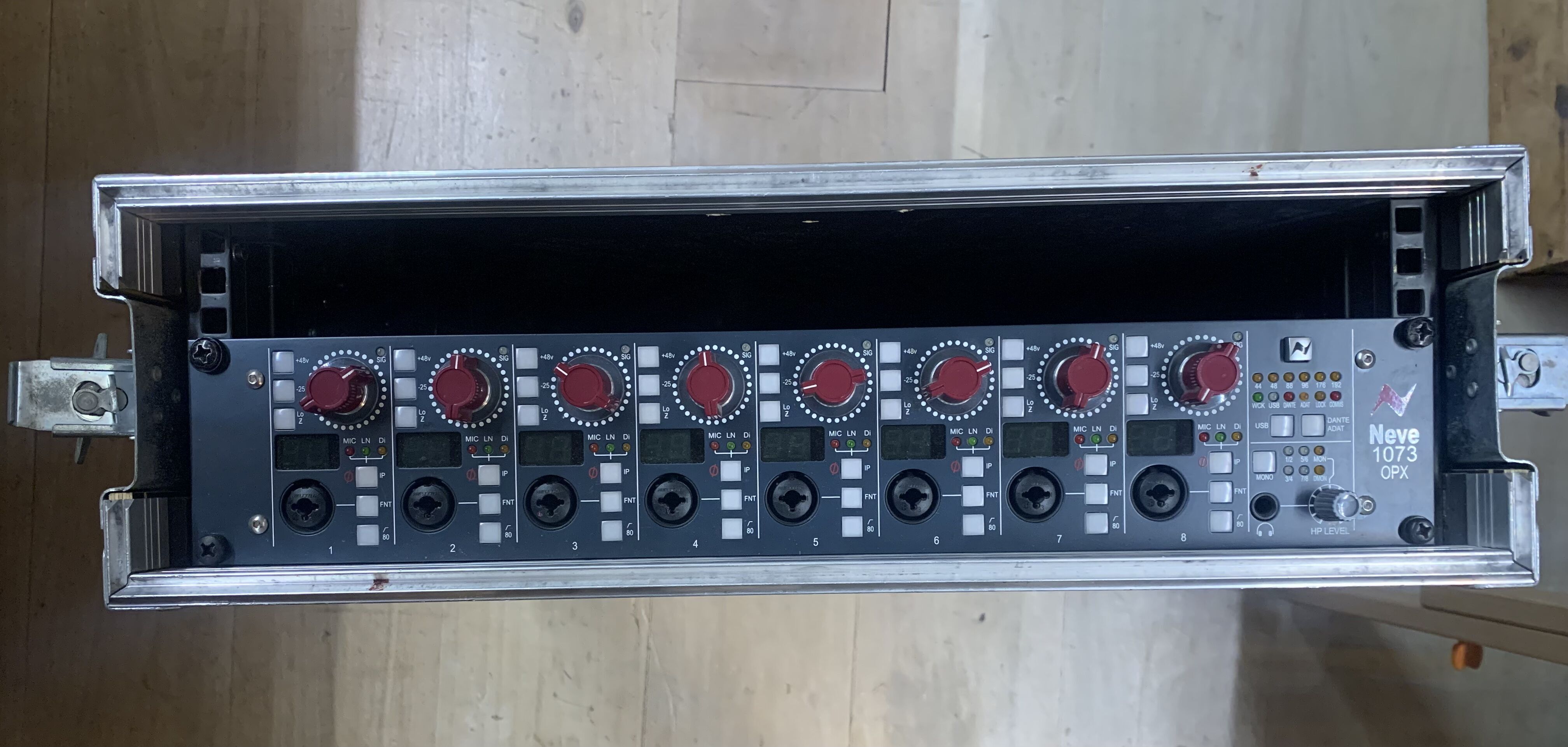 preampli convertisseur neve 1073 opx avec la carte dante/usb