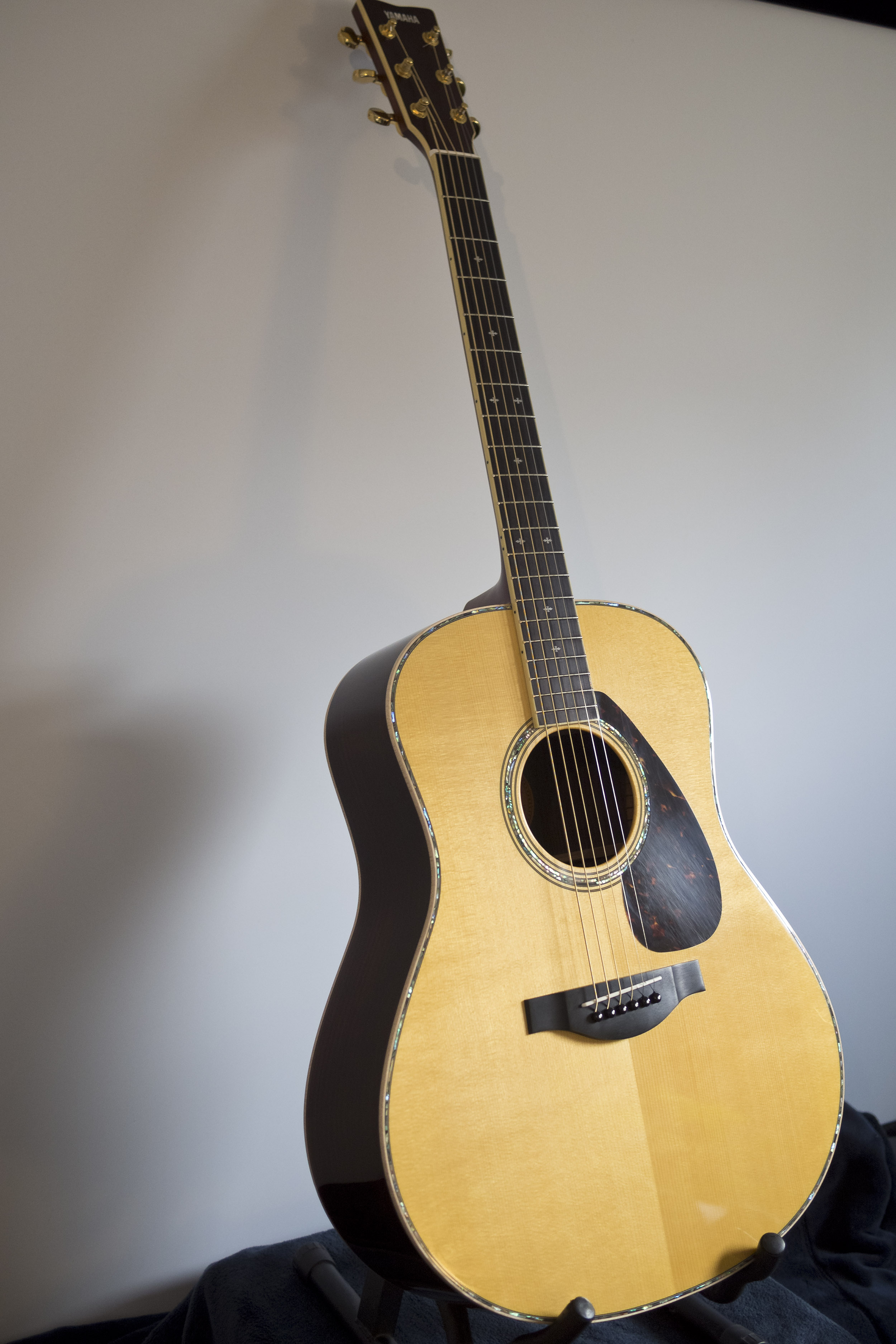 Guitare Acoustique Folk electro Yamaha LL16D A.R.E